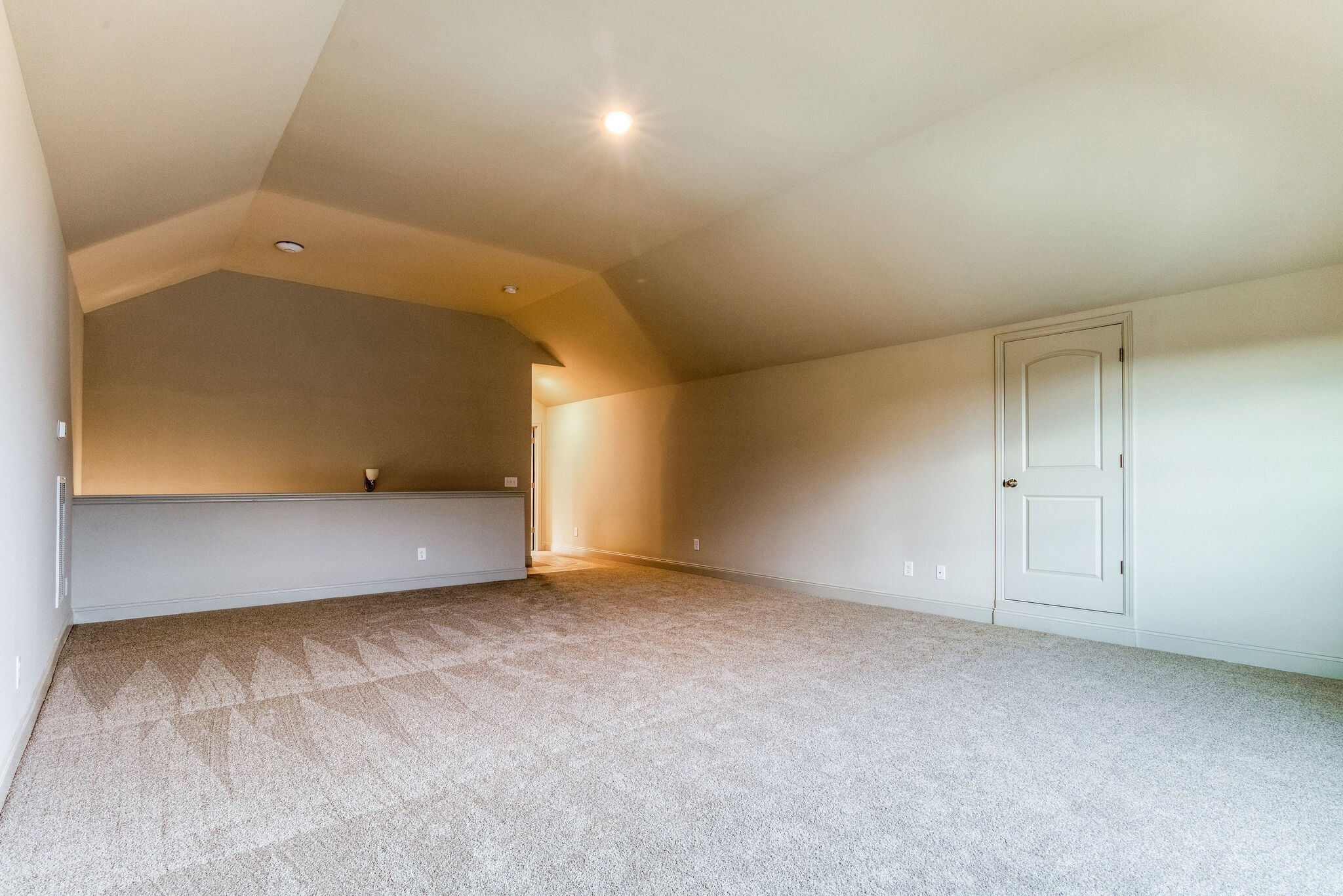 5607 Willoughby Way