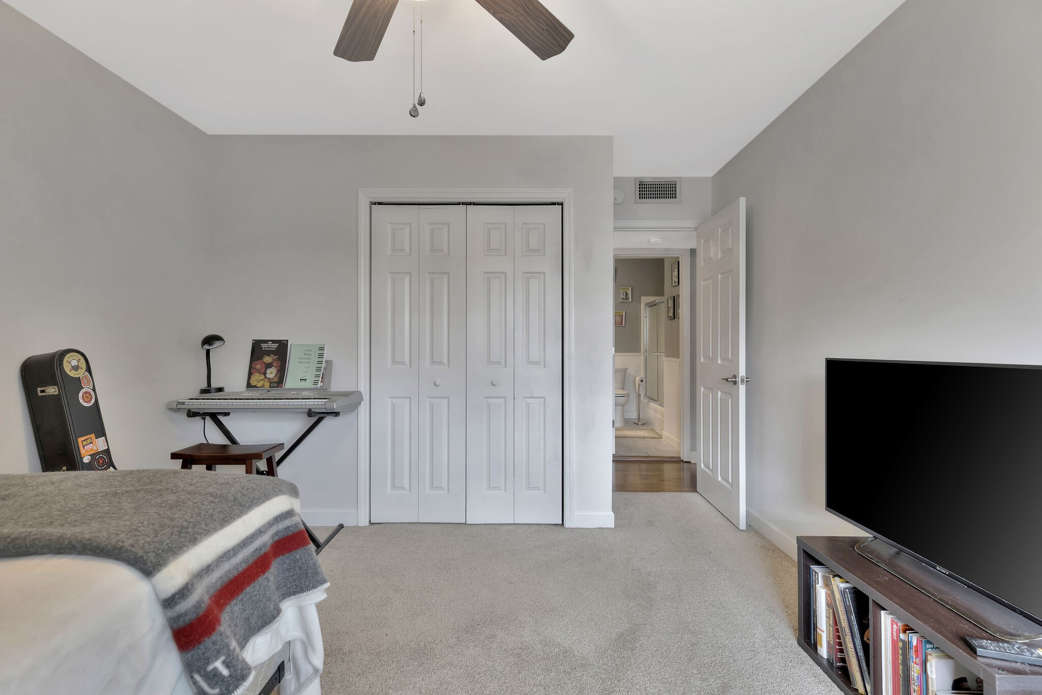 1900 Richard Jones Rd Unit: R7