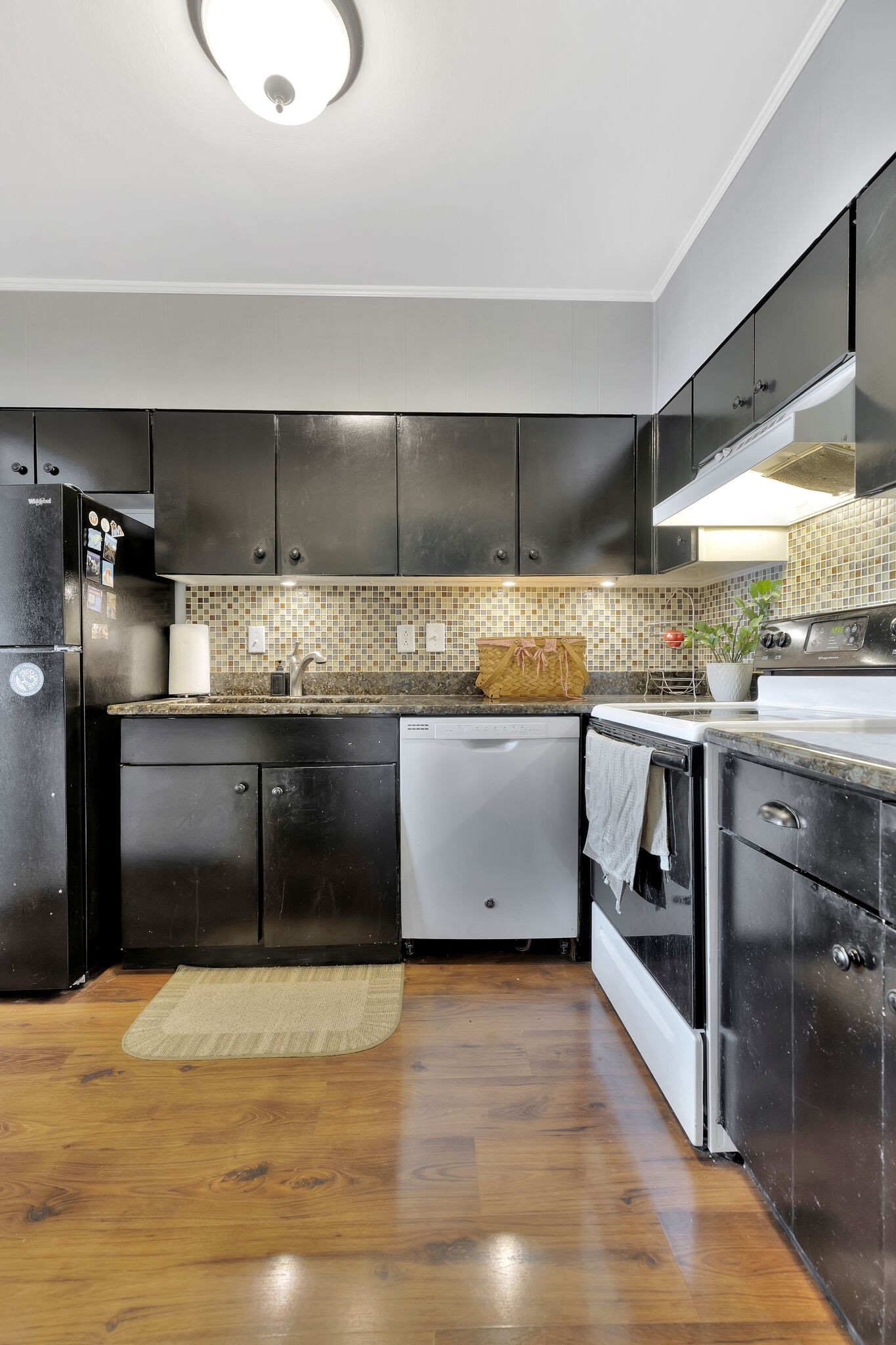 1900 Richard Jones Rd Unit: R7