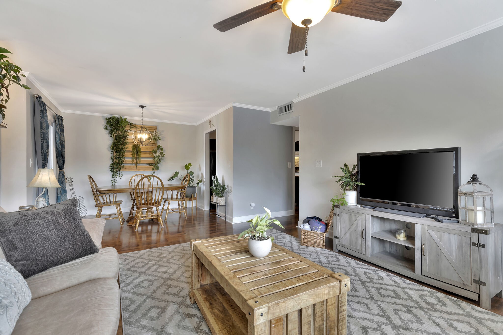 1900 Richard Jones Rd Unit: R7