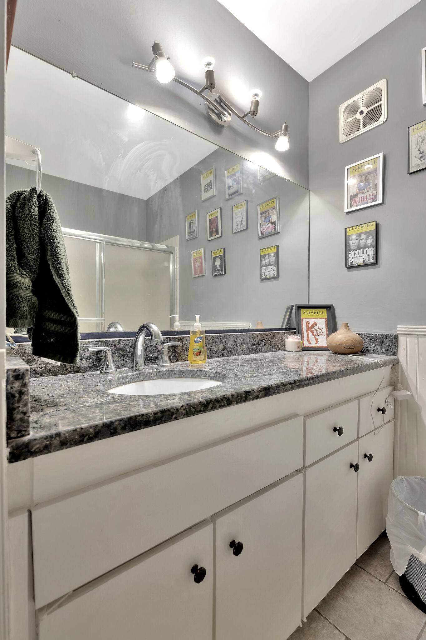 1900 Richard Jones Rd Unit: R7