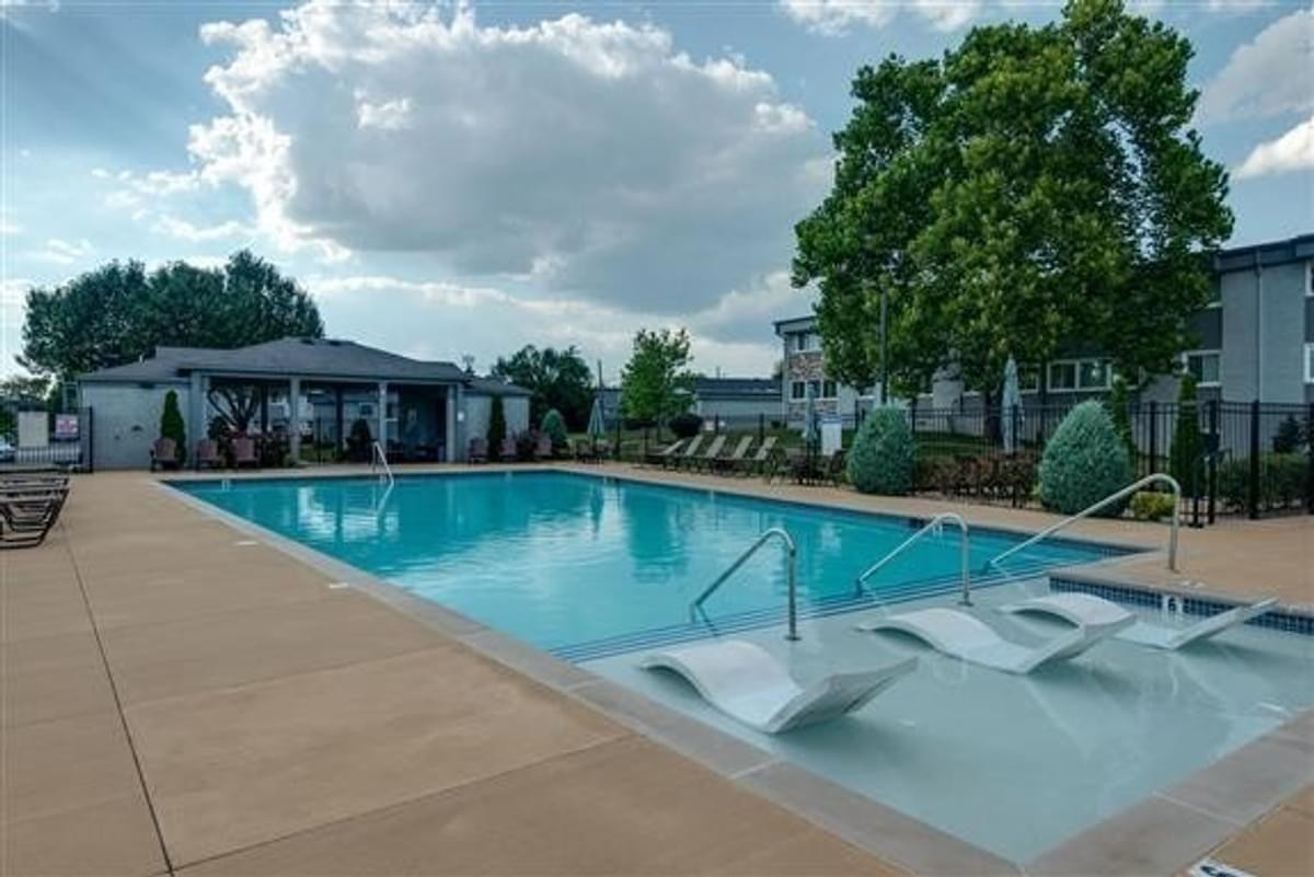 1900 Richard Jones Rd Unit: R7