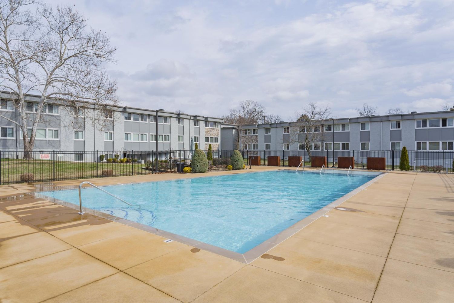 1900 Richard Jones Rd Unit: R7