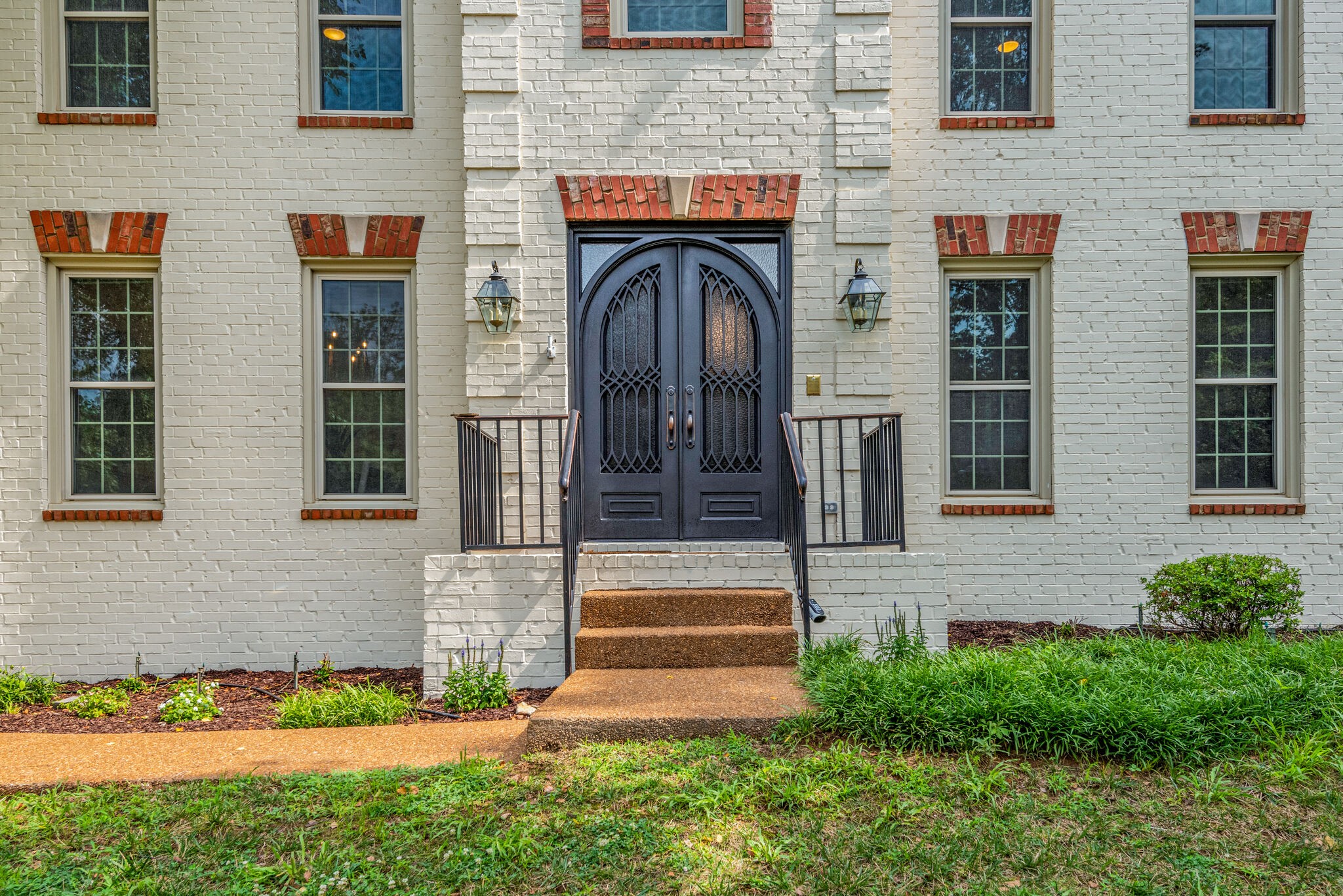 9469 Highwood Hill Rd