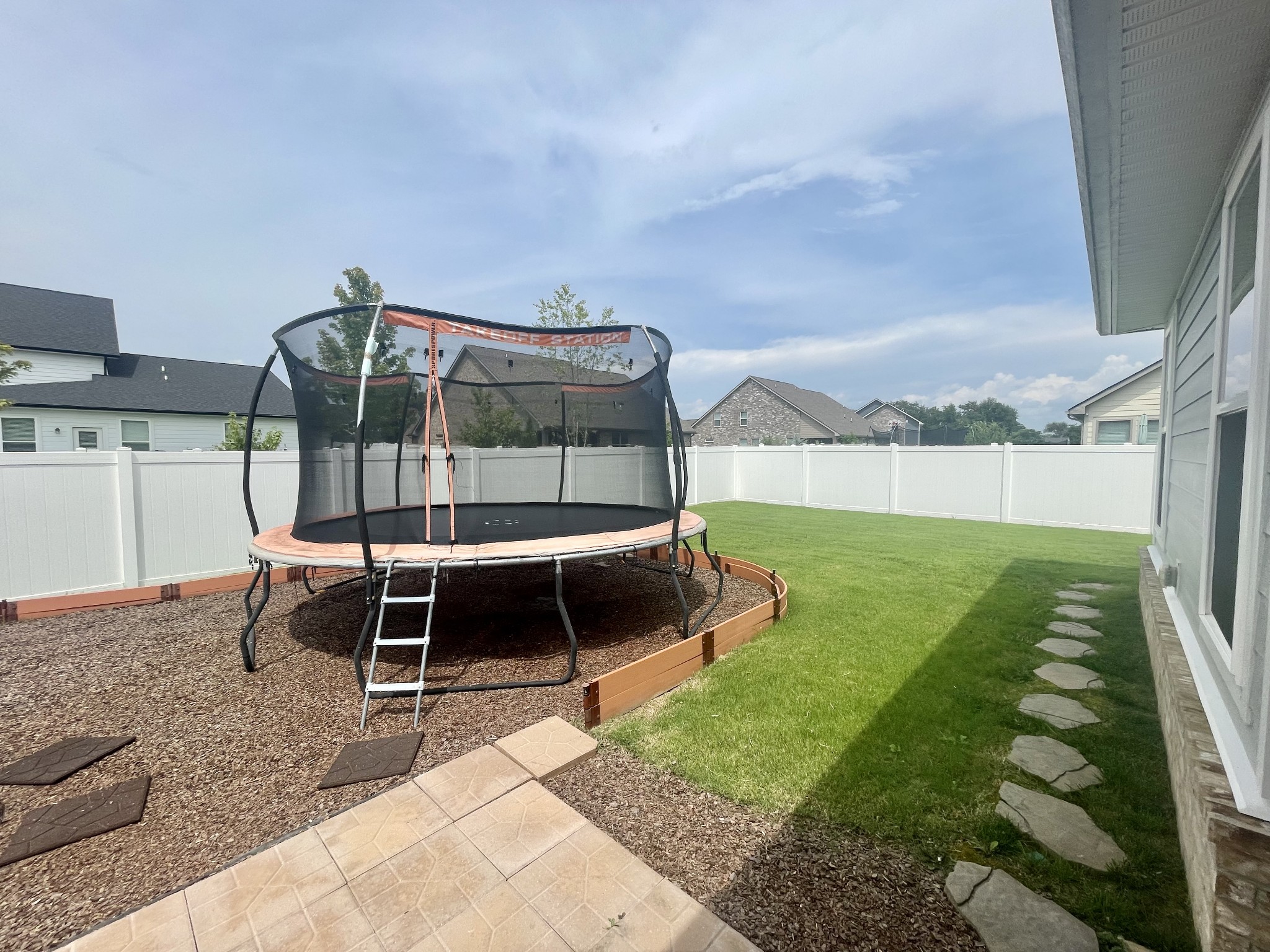 2412 Bullrush Ln