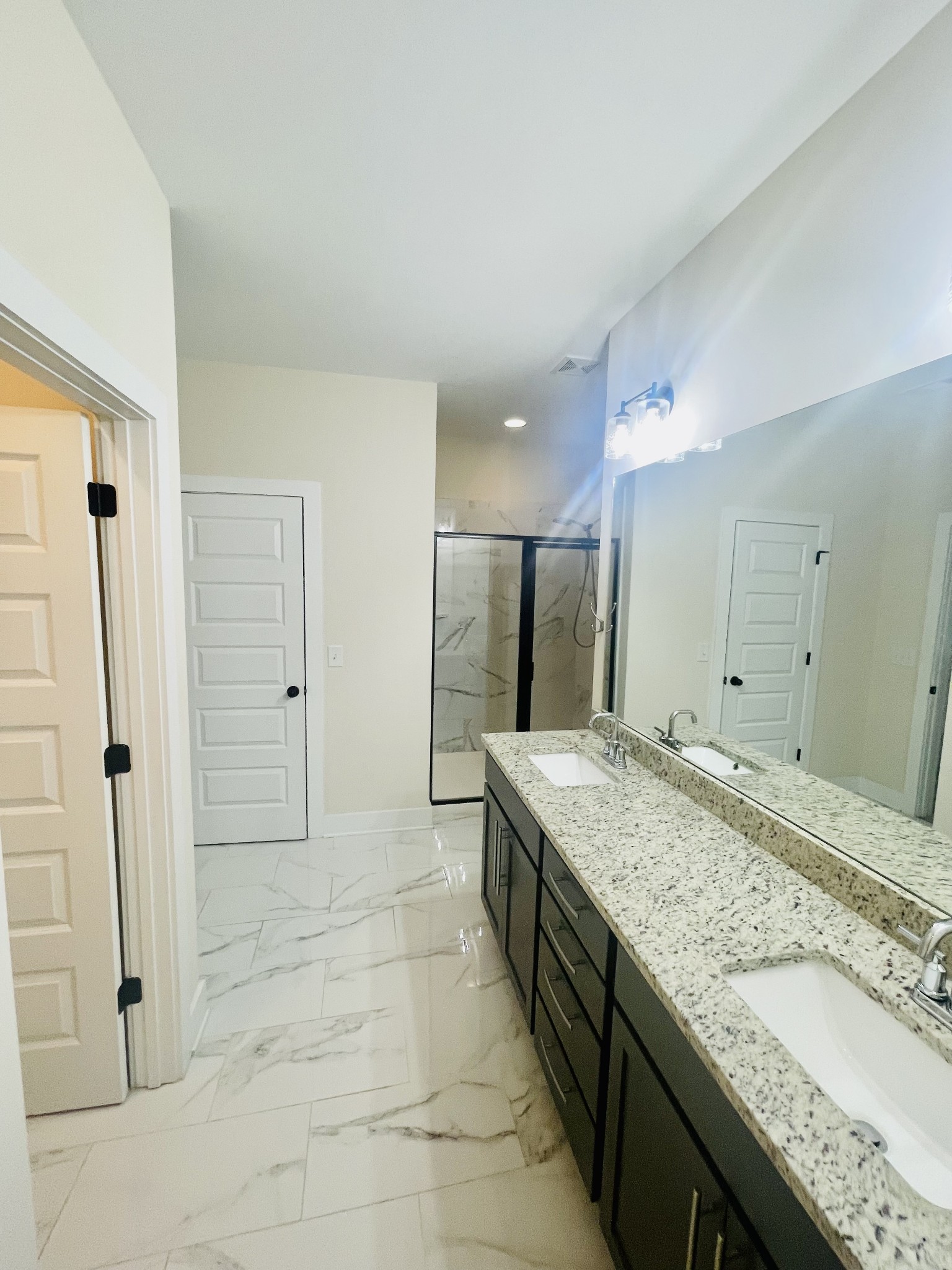 2412 Bullrush Ln