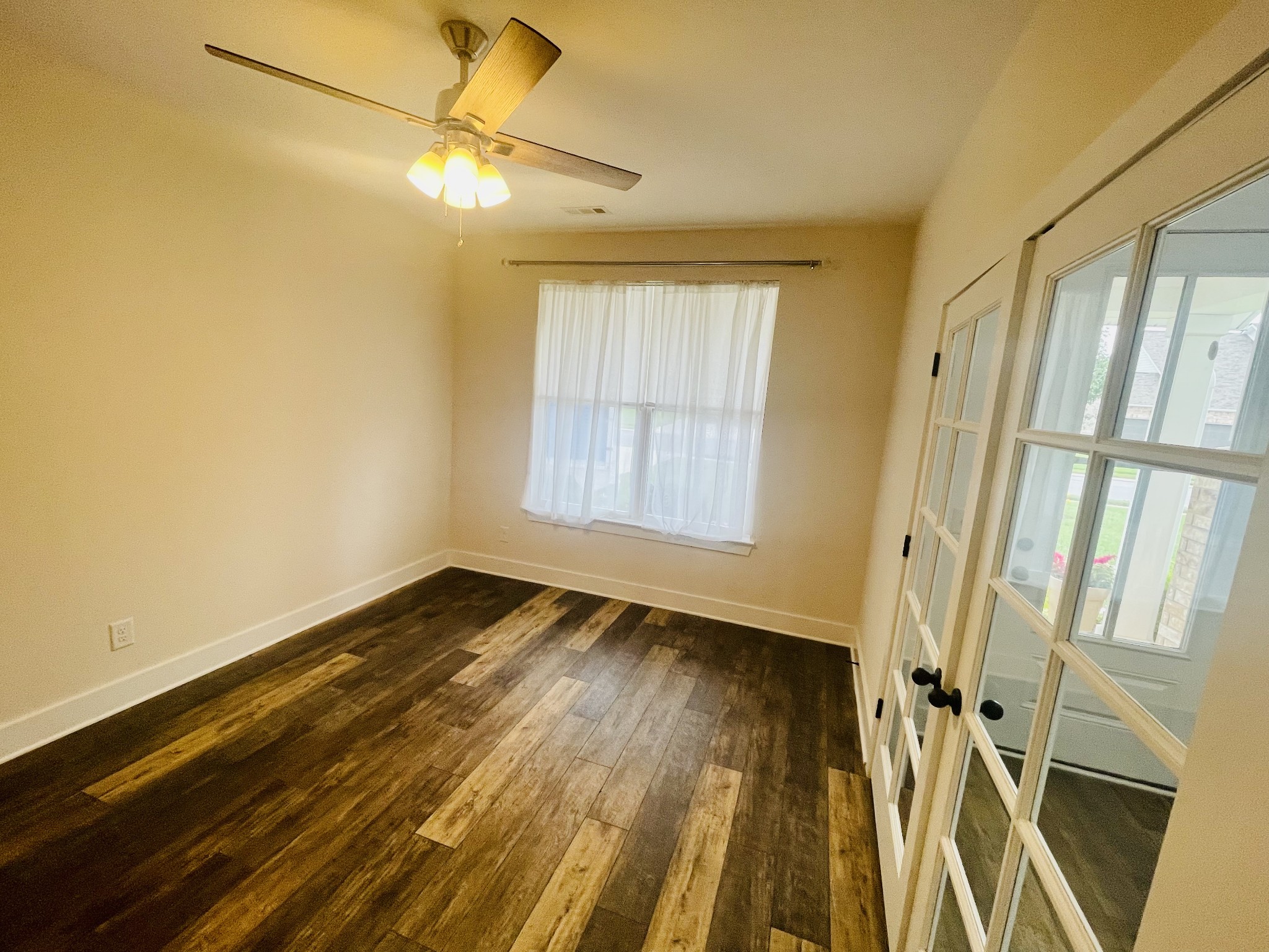 2412 Bullrush Ln