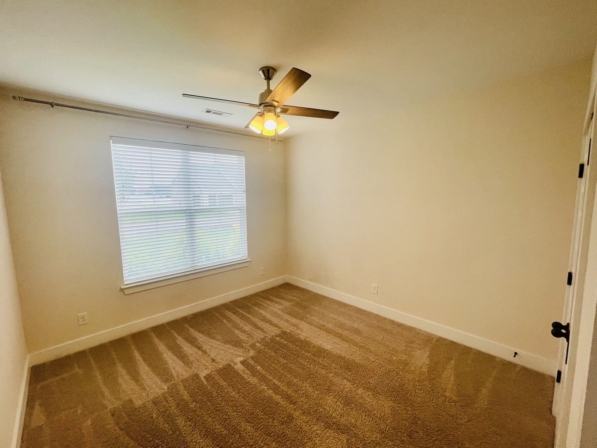 2412 Bullrush Ln