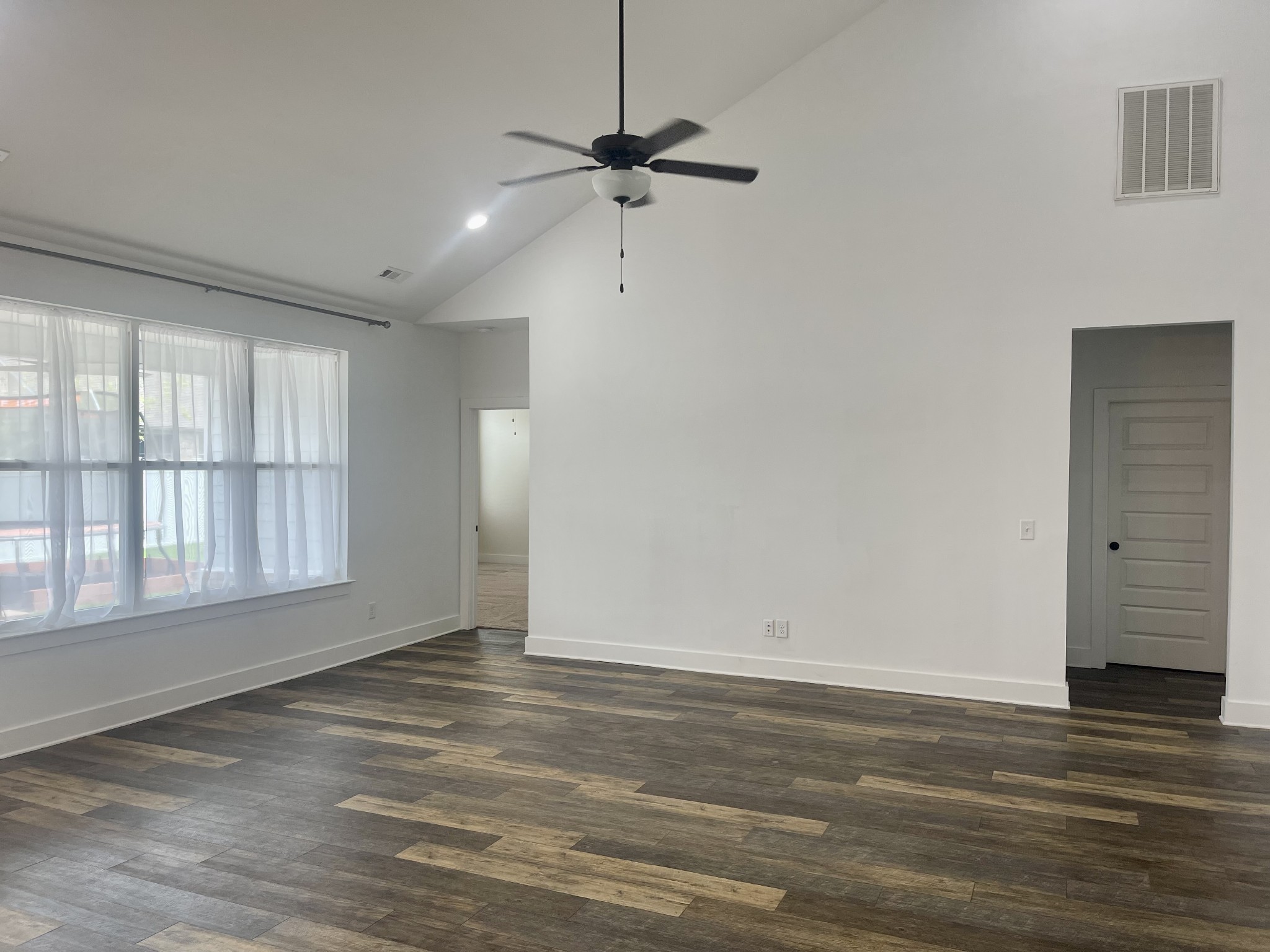 2412 Bullrush Ln