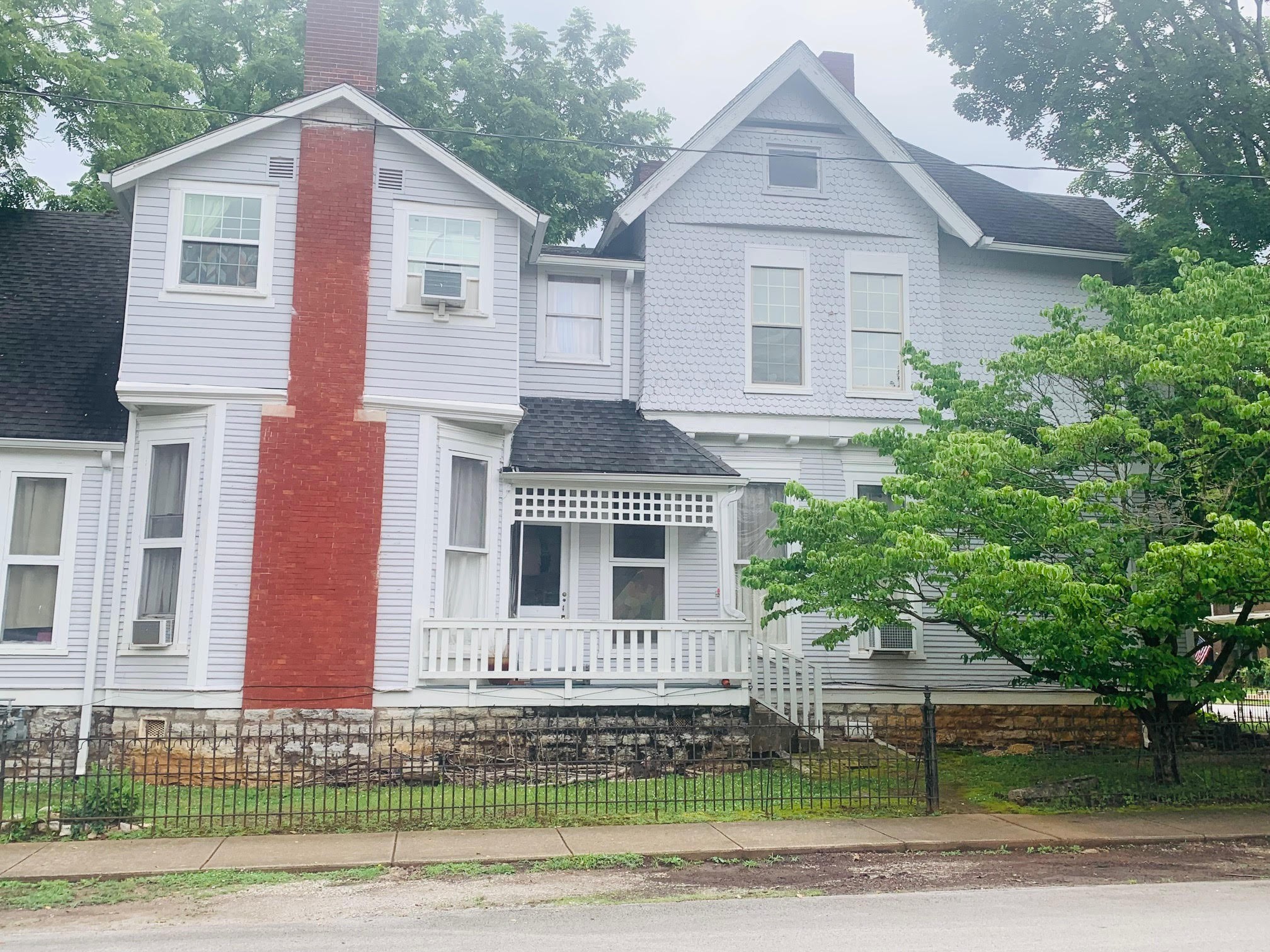 303 E Lytle St