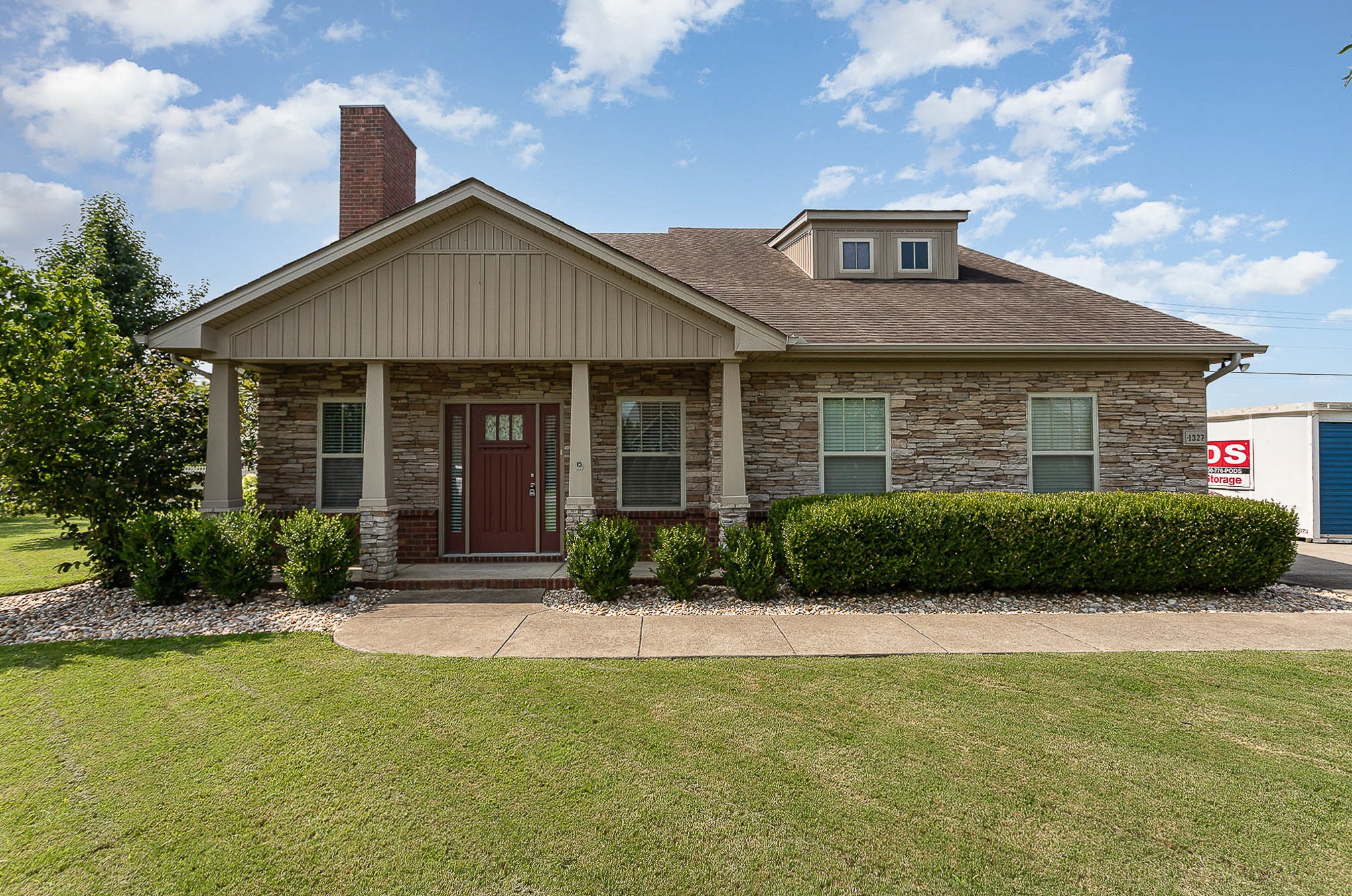 1327 Alamo Ave
