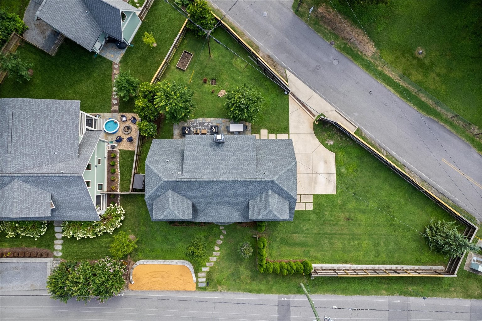 2313 Vaulx Ln