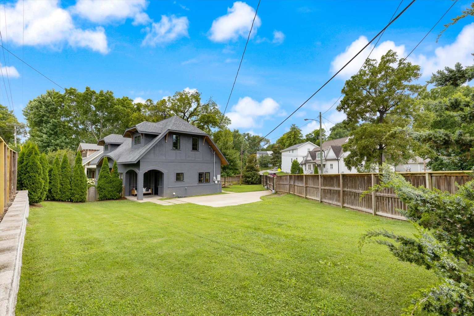 2313 Vaulx Ln