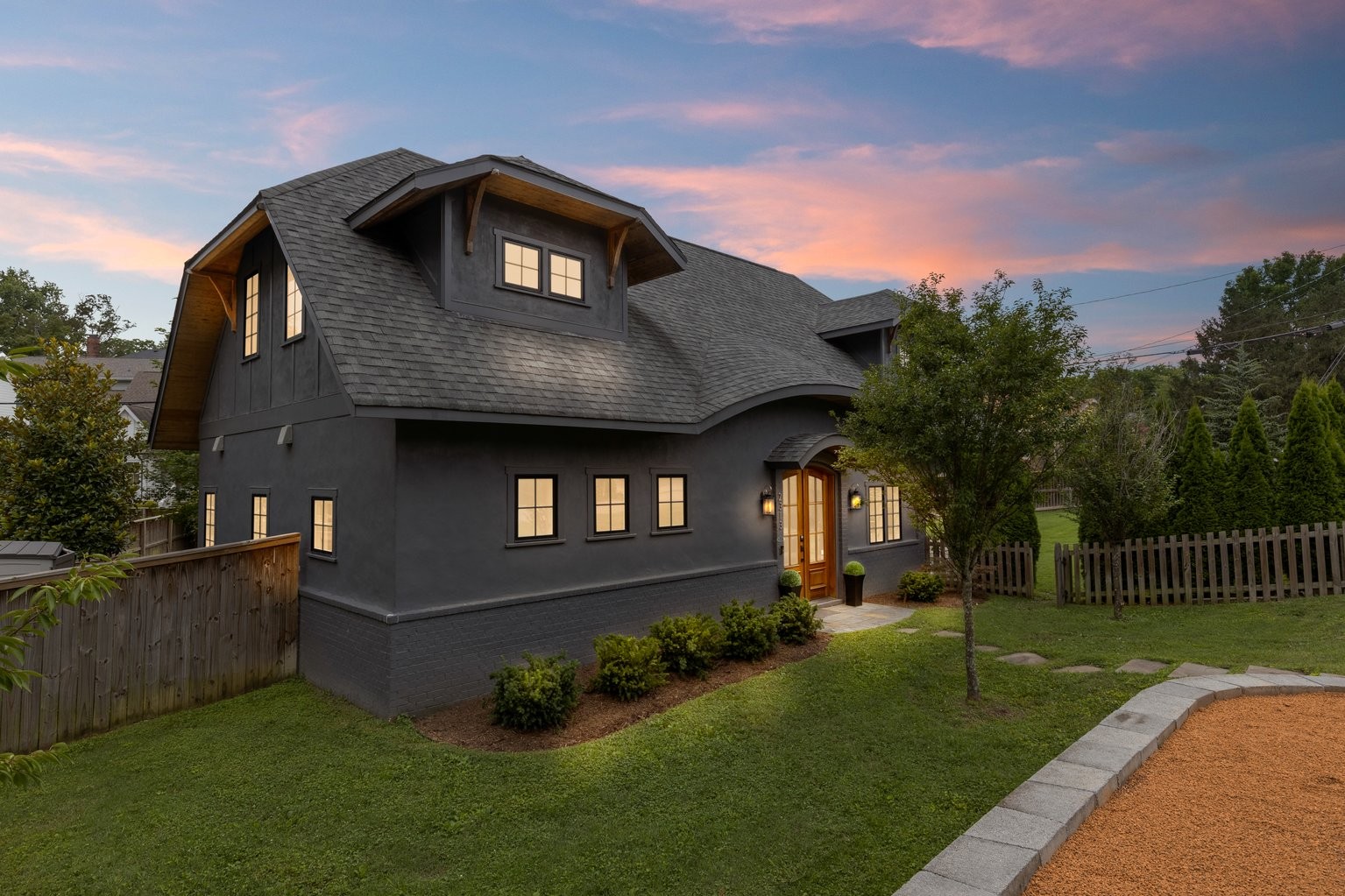 2313 Vaulx Ln