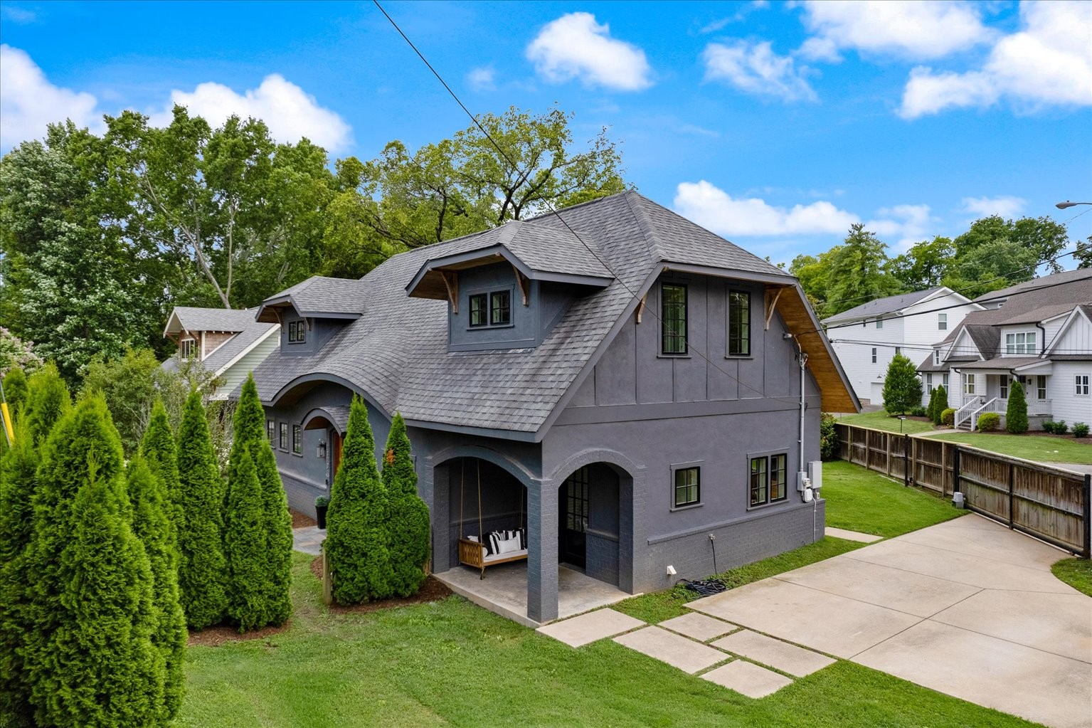 2313 Vaulx Ln