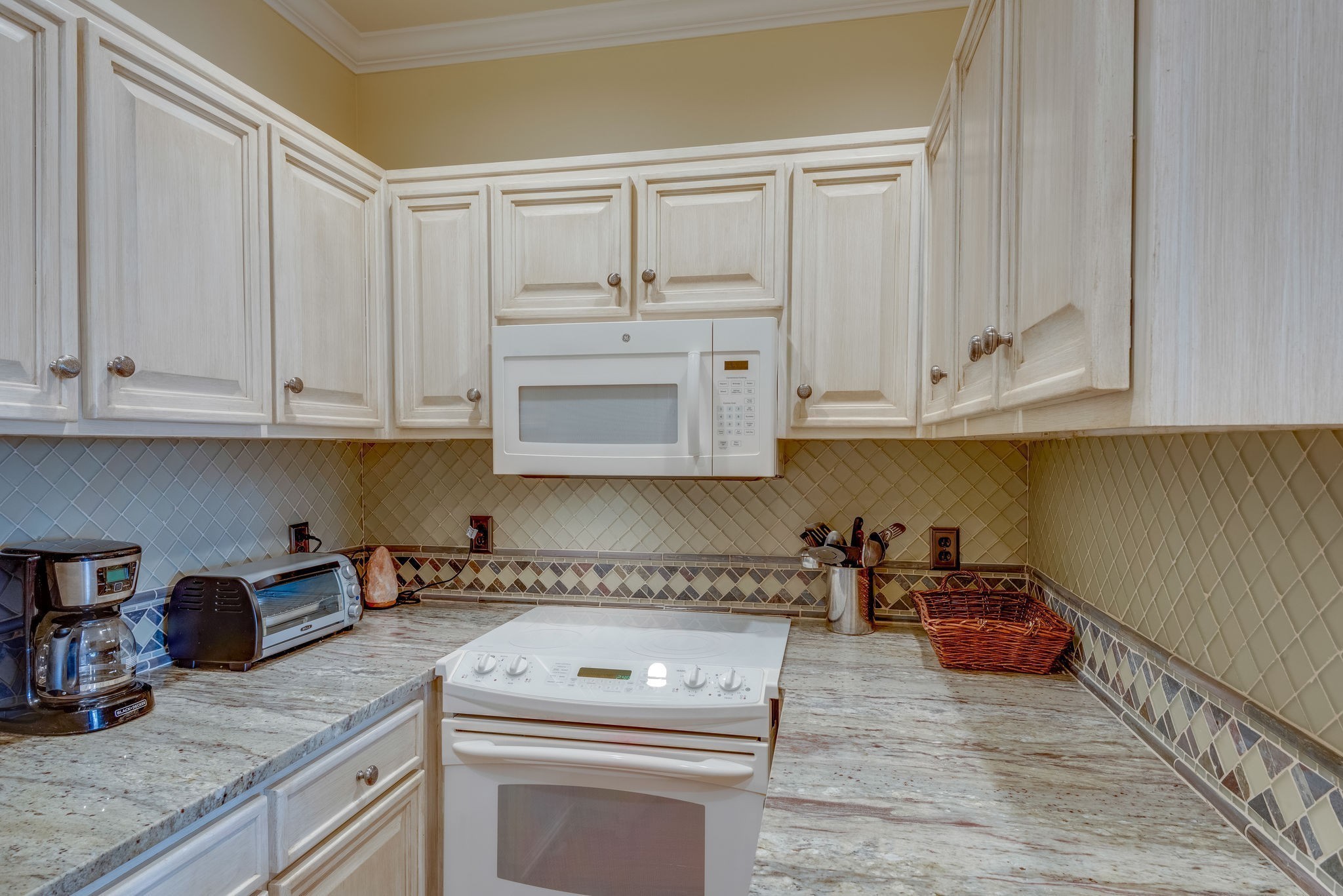 3626 West End Ave Unit: 202