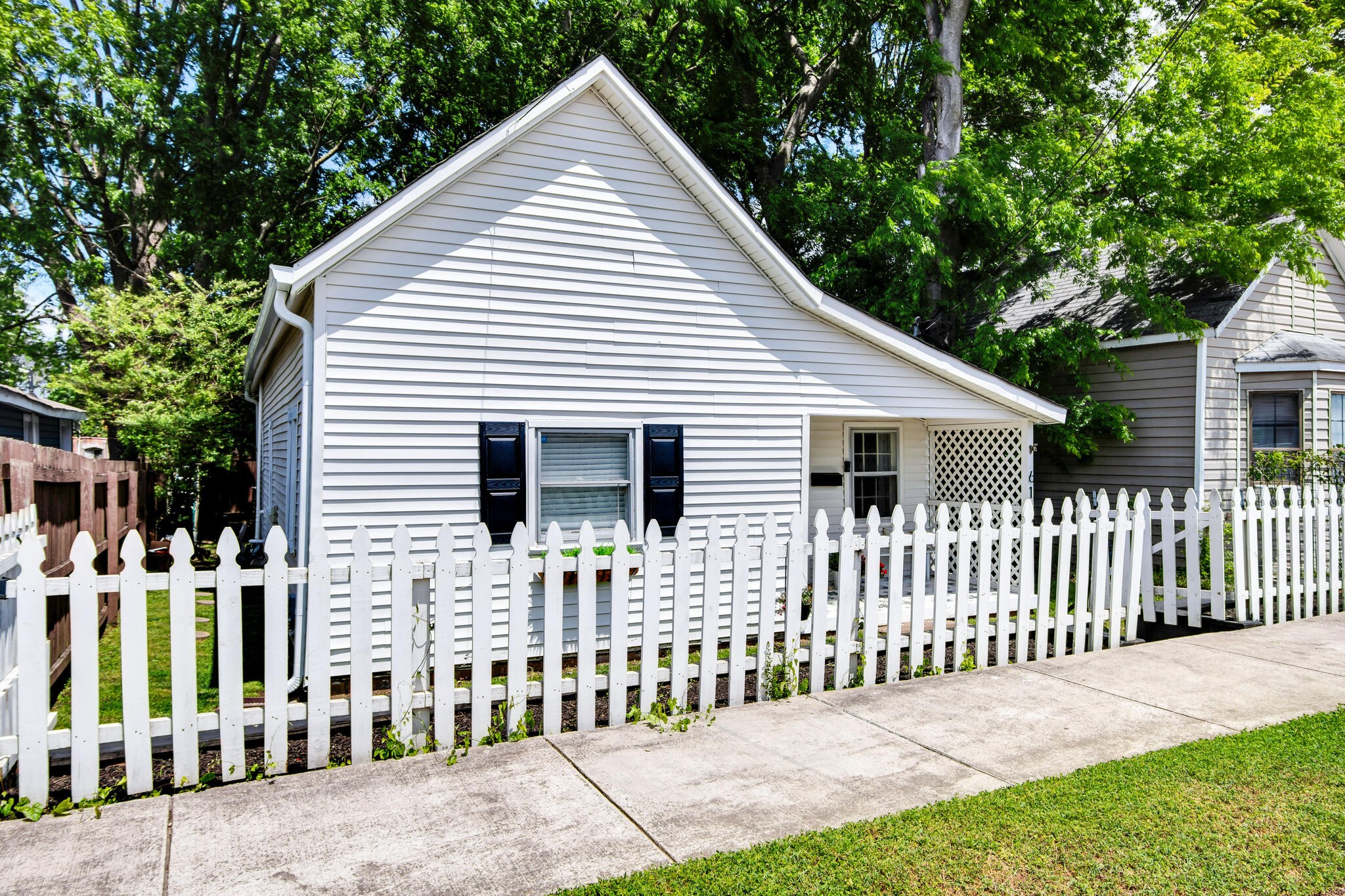 6114 Morrow Rd