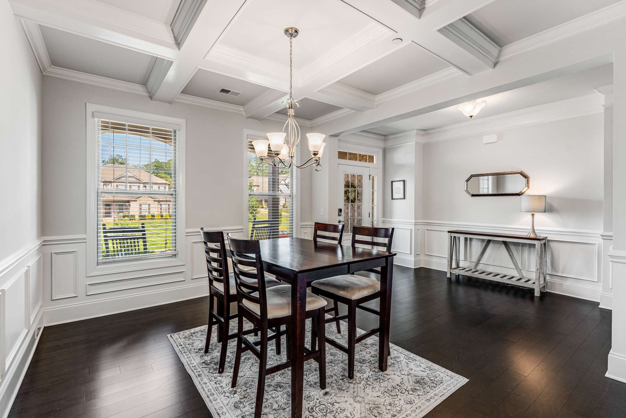 921 Los Lomas Way