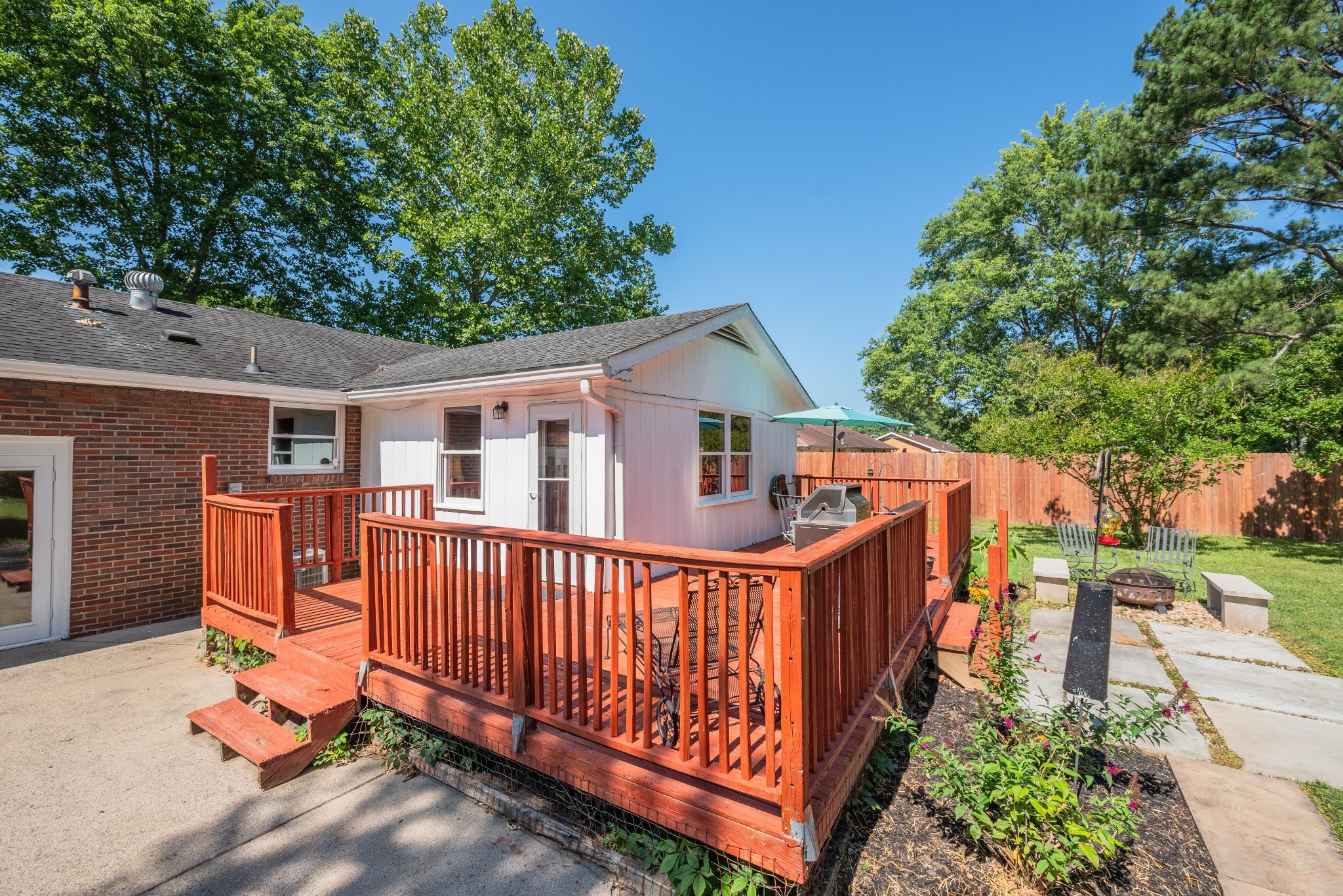 8037 Arbor Dr