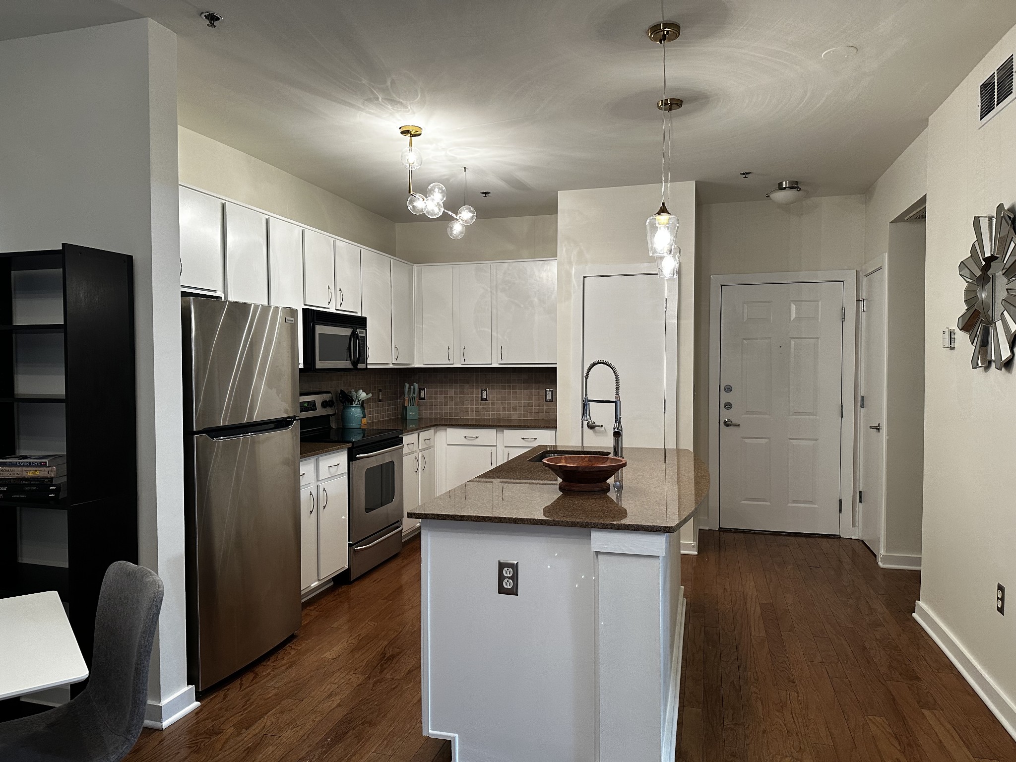 1803 Broadway Unit: 219