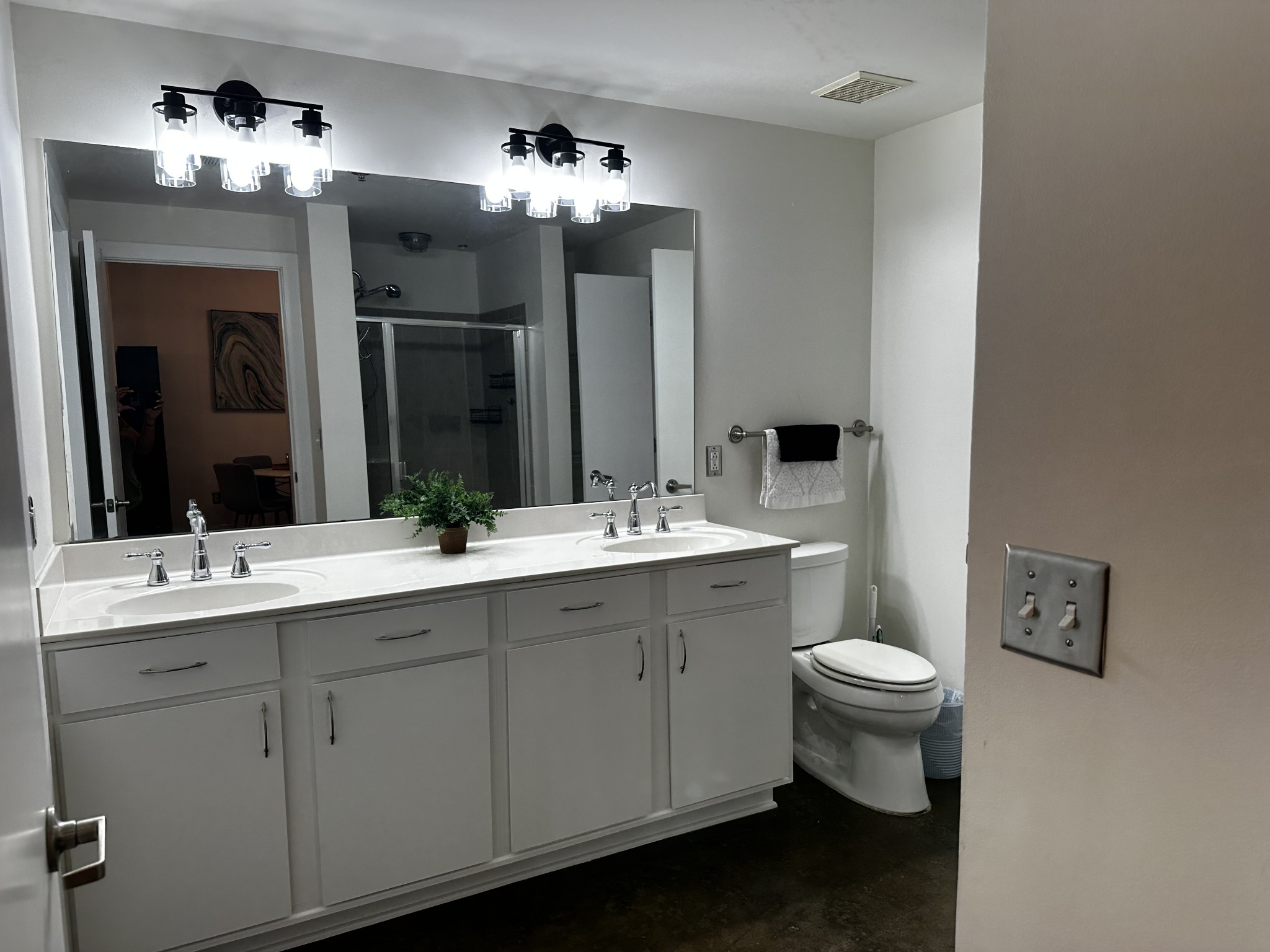 1803 Broadway Unit: 219