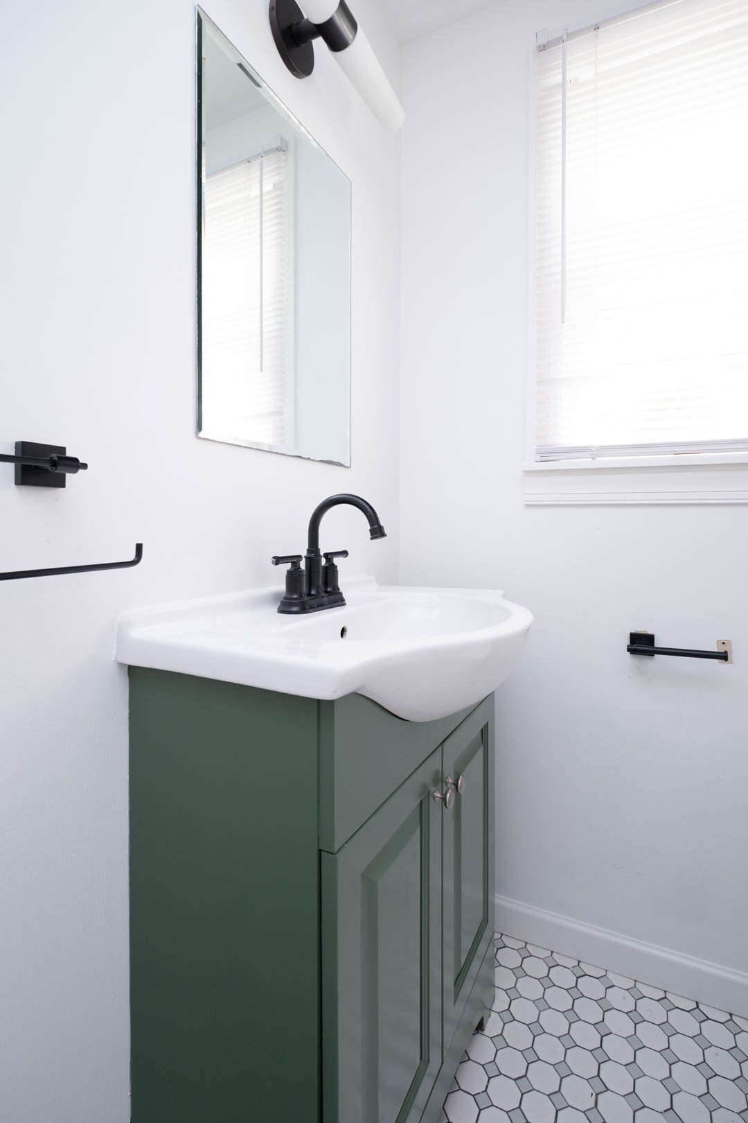 1103 Argyle Ave
