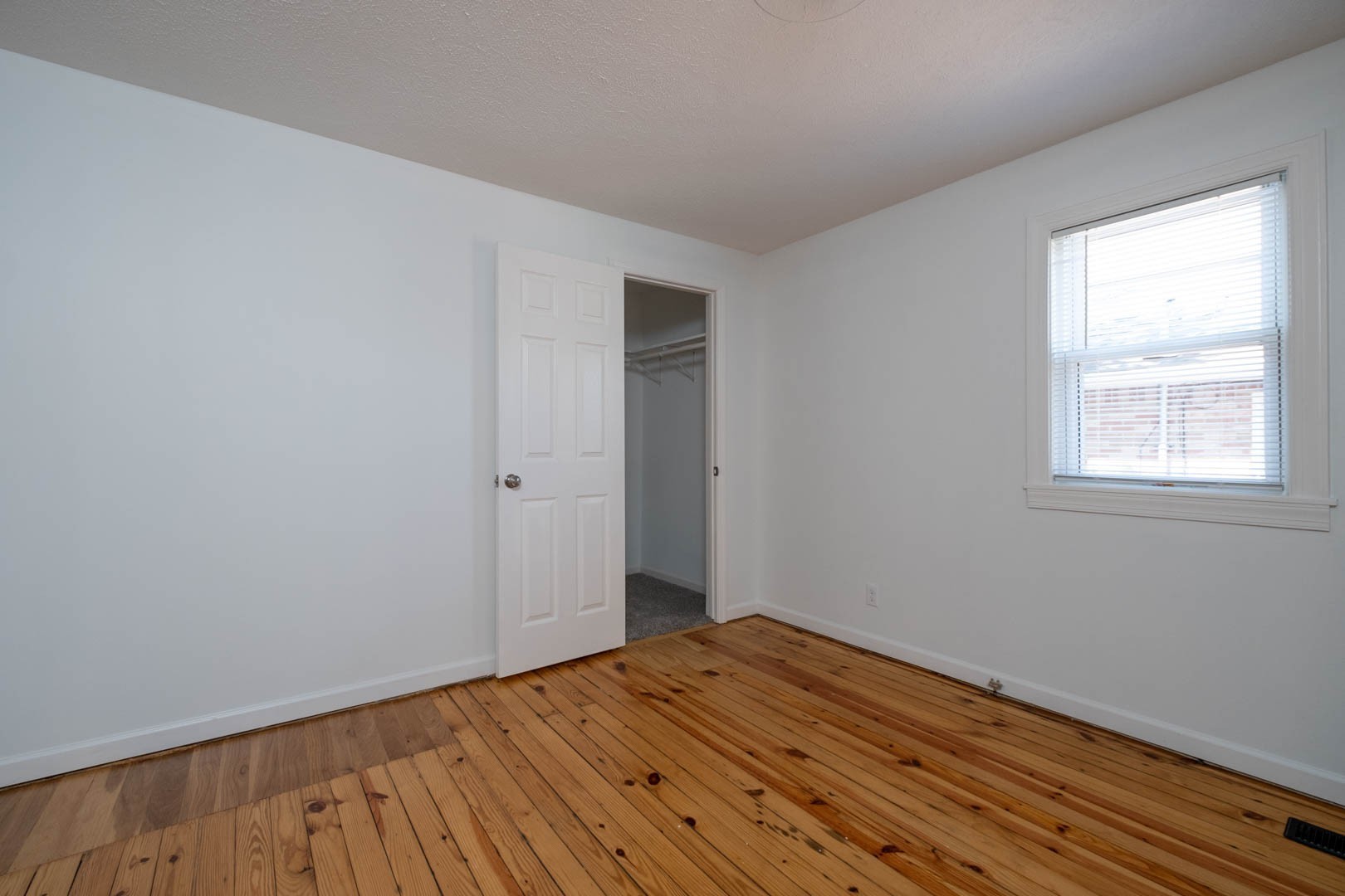 1103 Argyle Ave