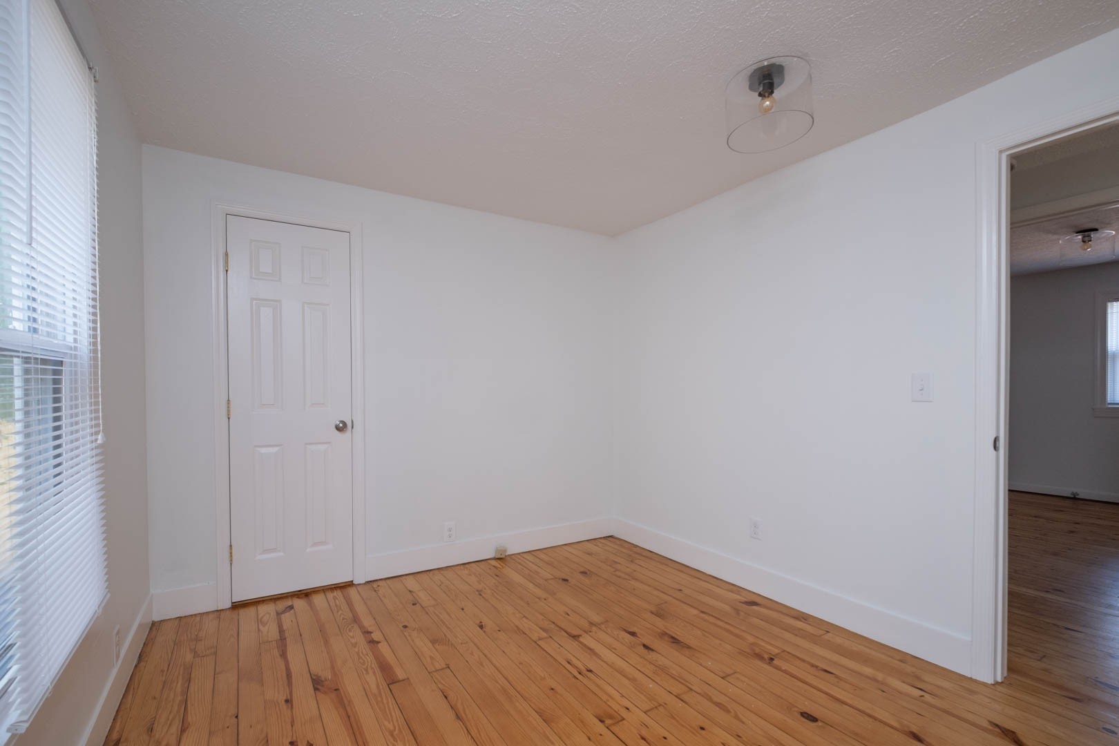 1103 Argyle Ave