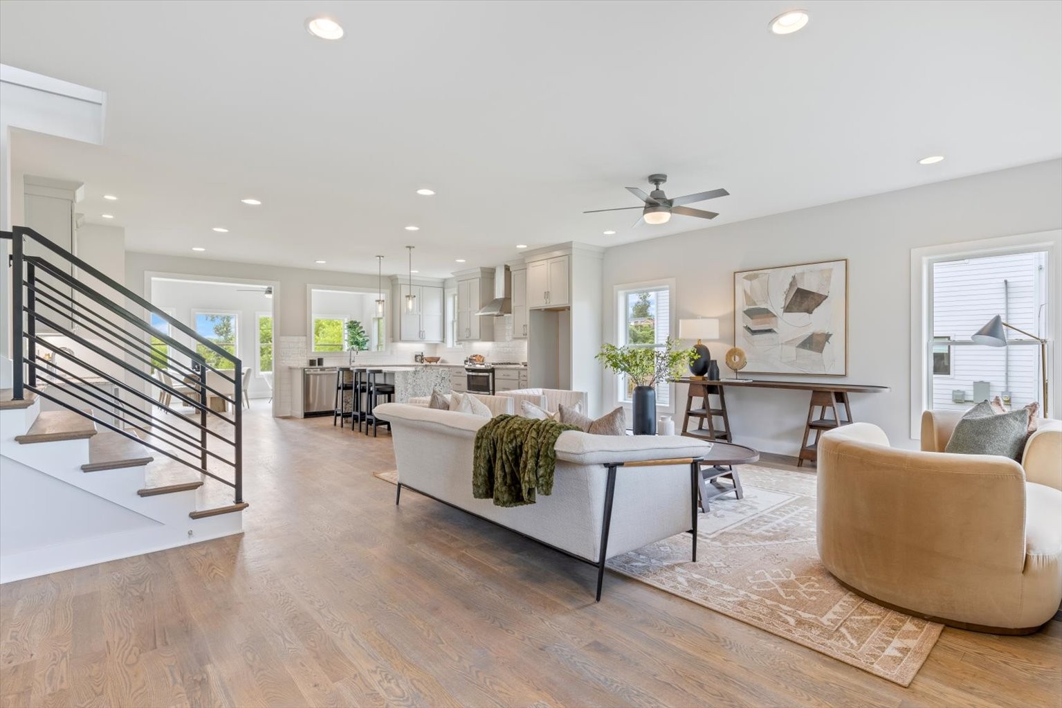 615 Newhall Dr