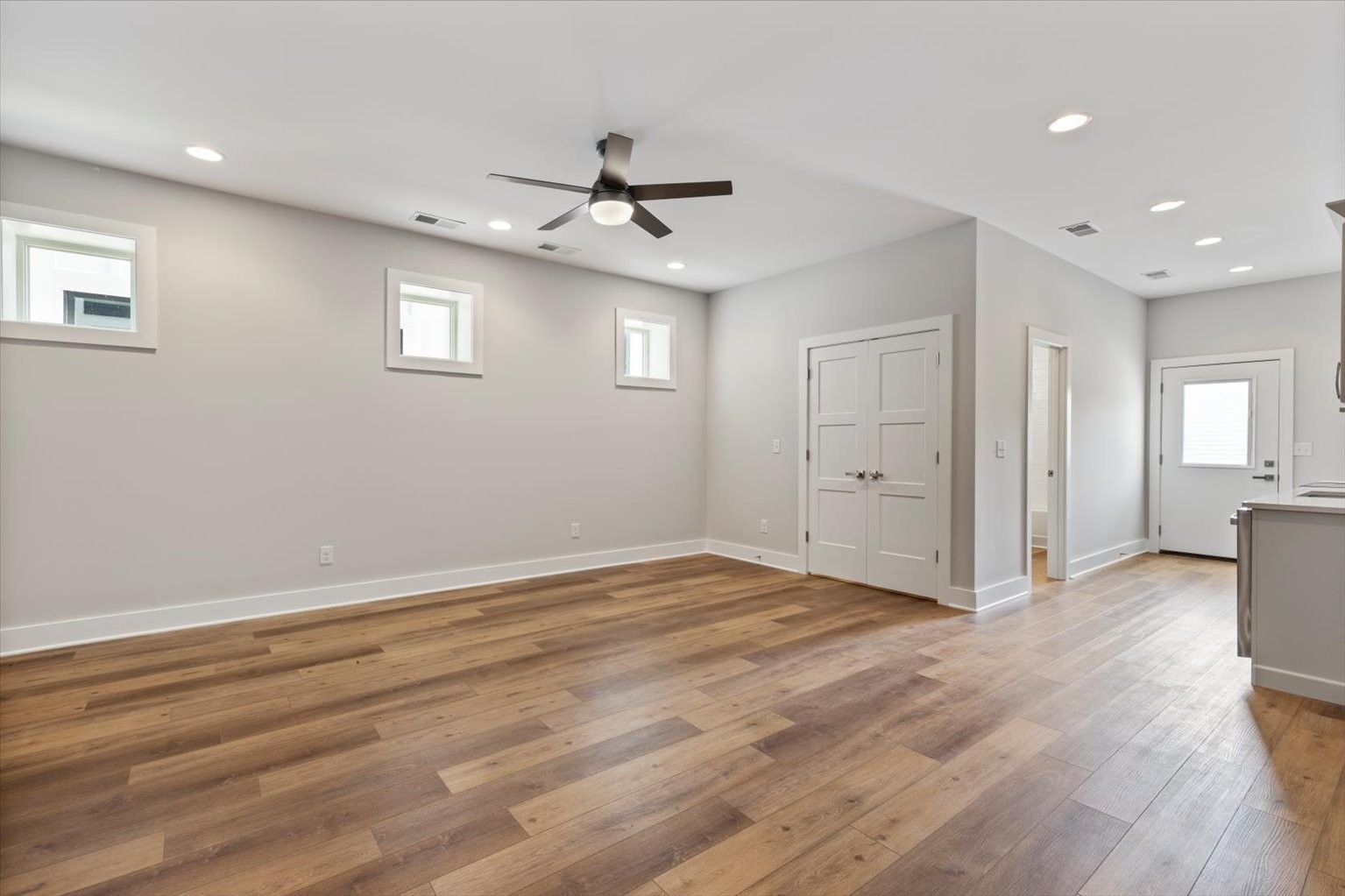 615 Newhall Dr