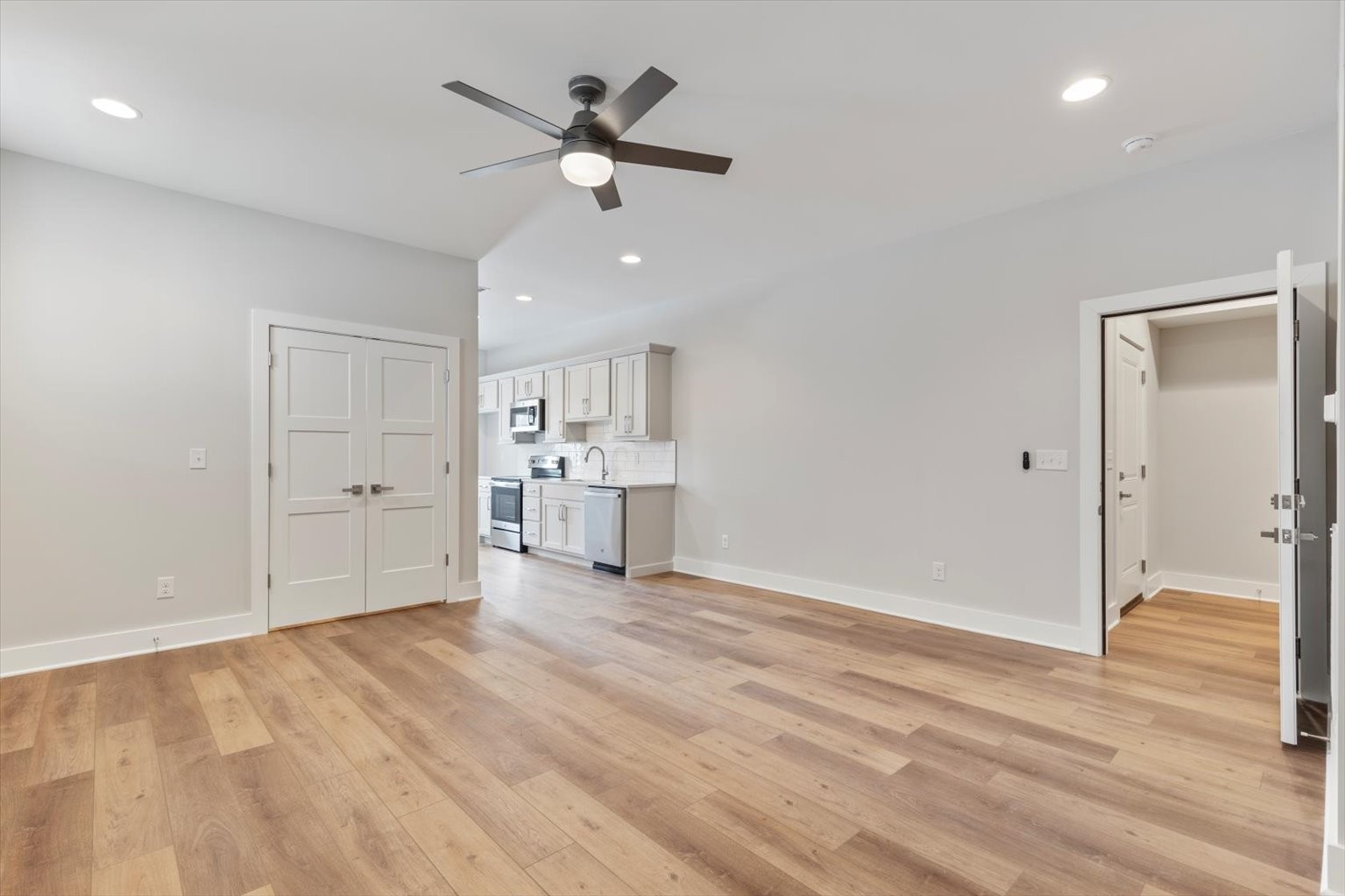 615 Newhall Dr