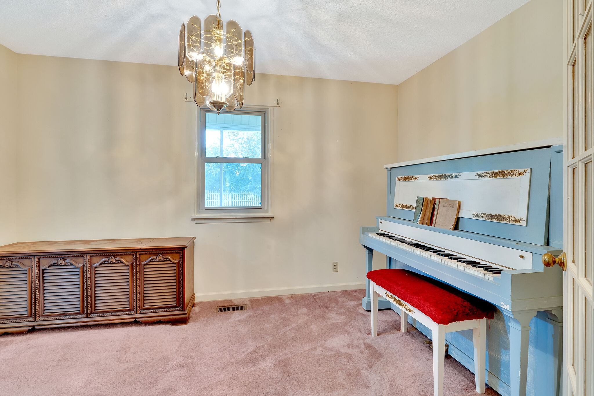 112 Juniper Dr