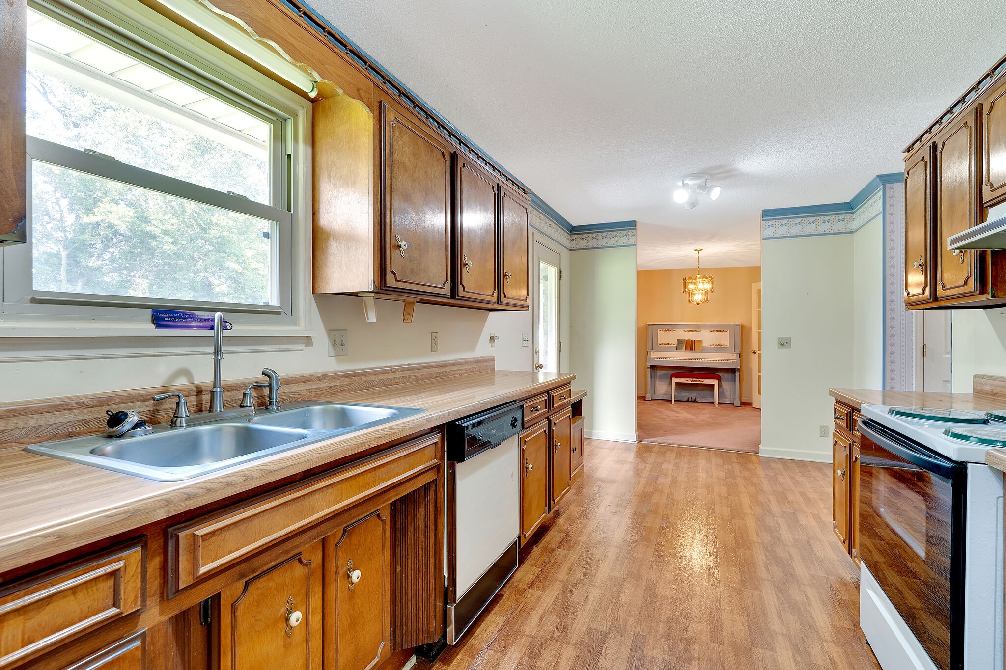 112 Juniper Dr
