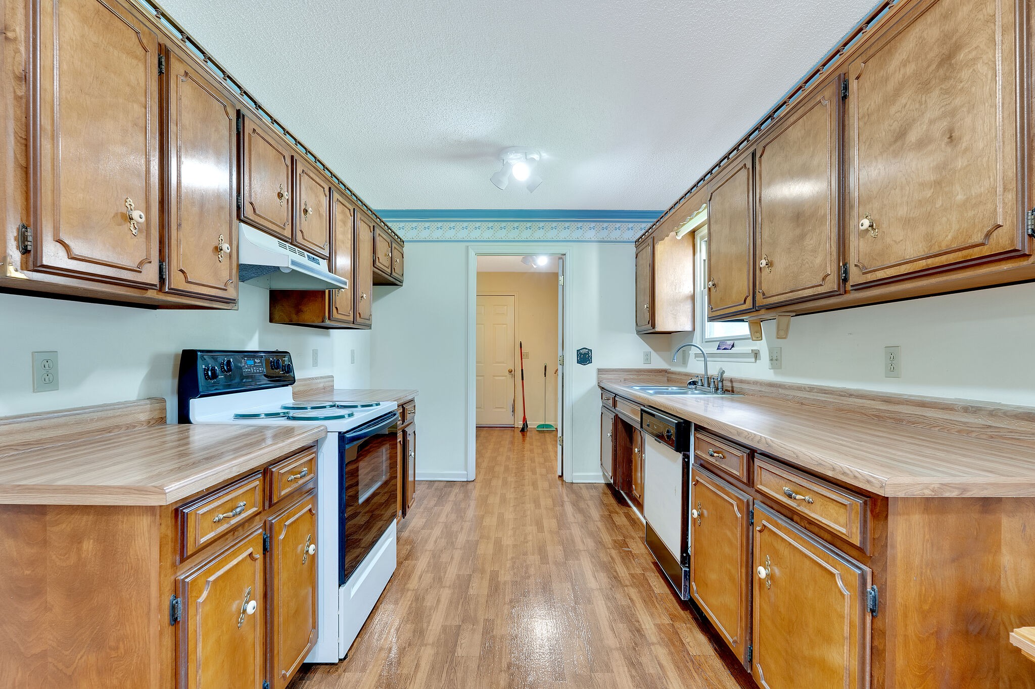 112 Juniper Dr