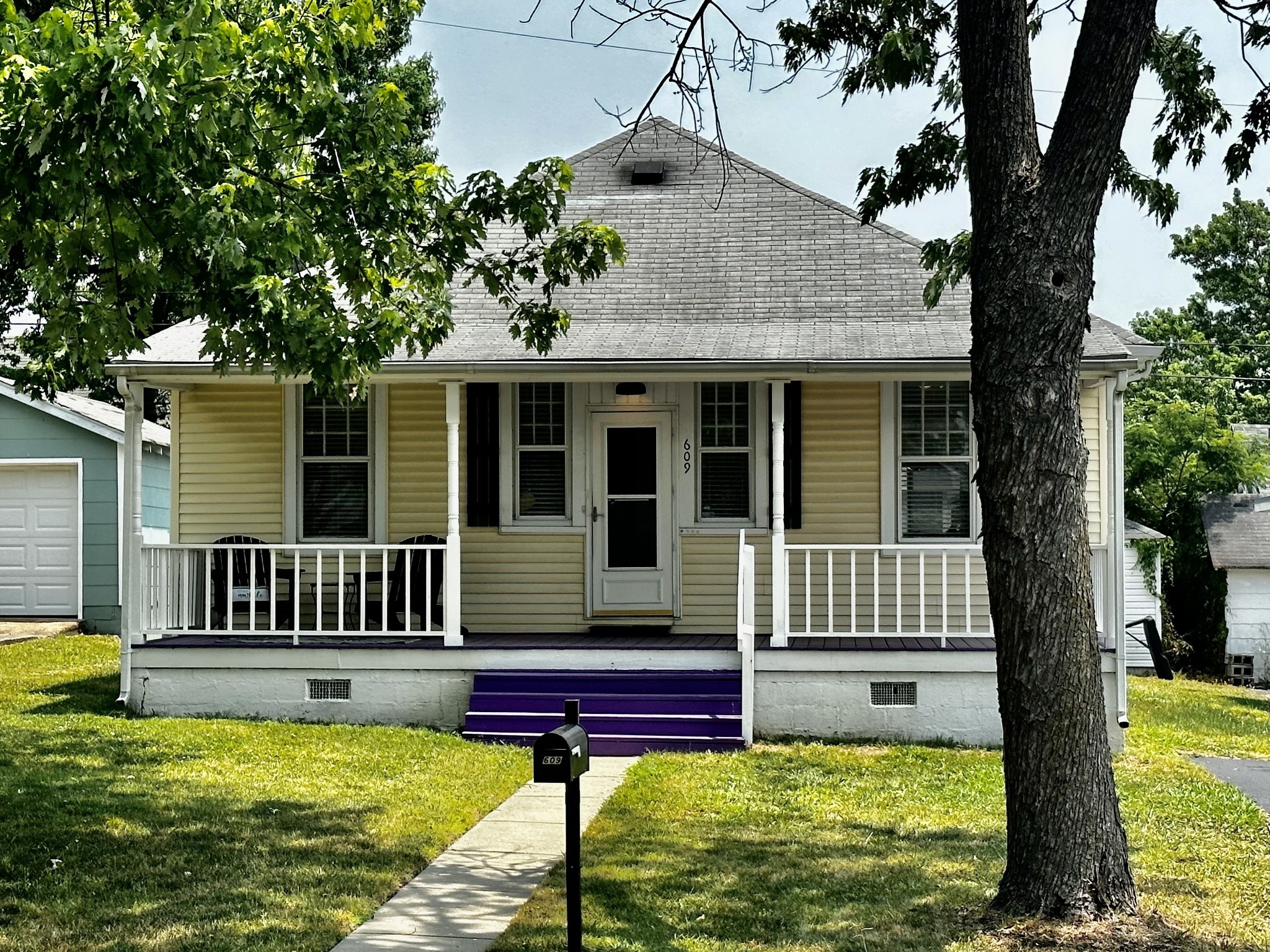609 Hadley Ave