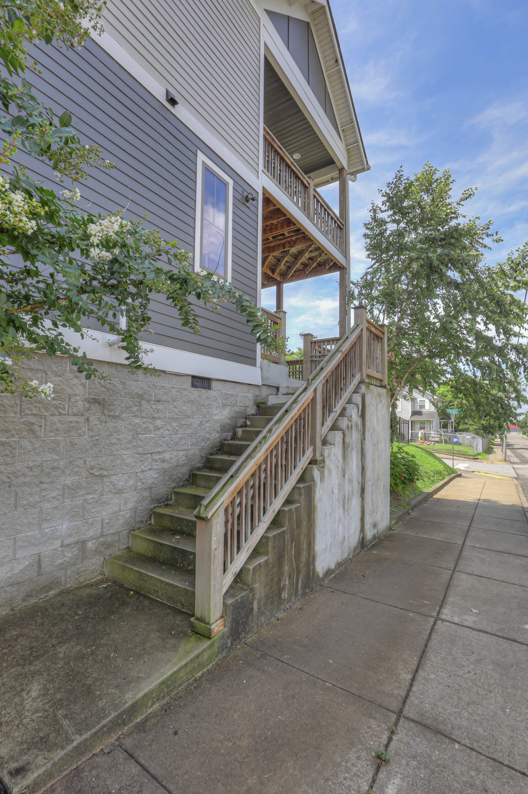 717 Stockell St
