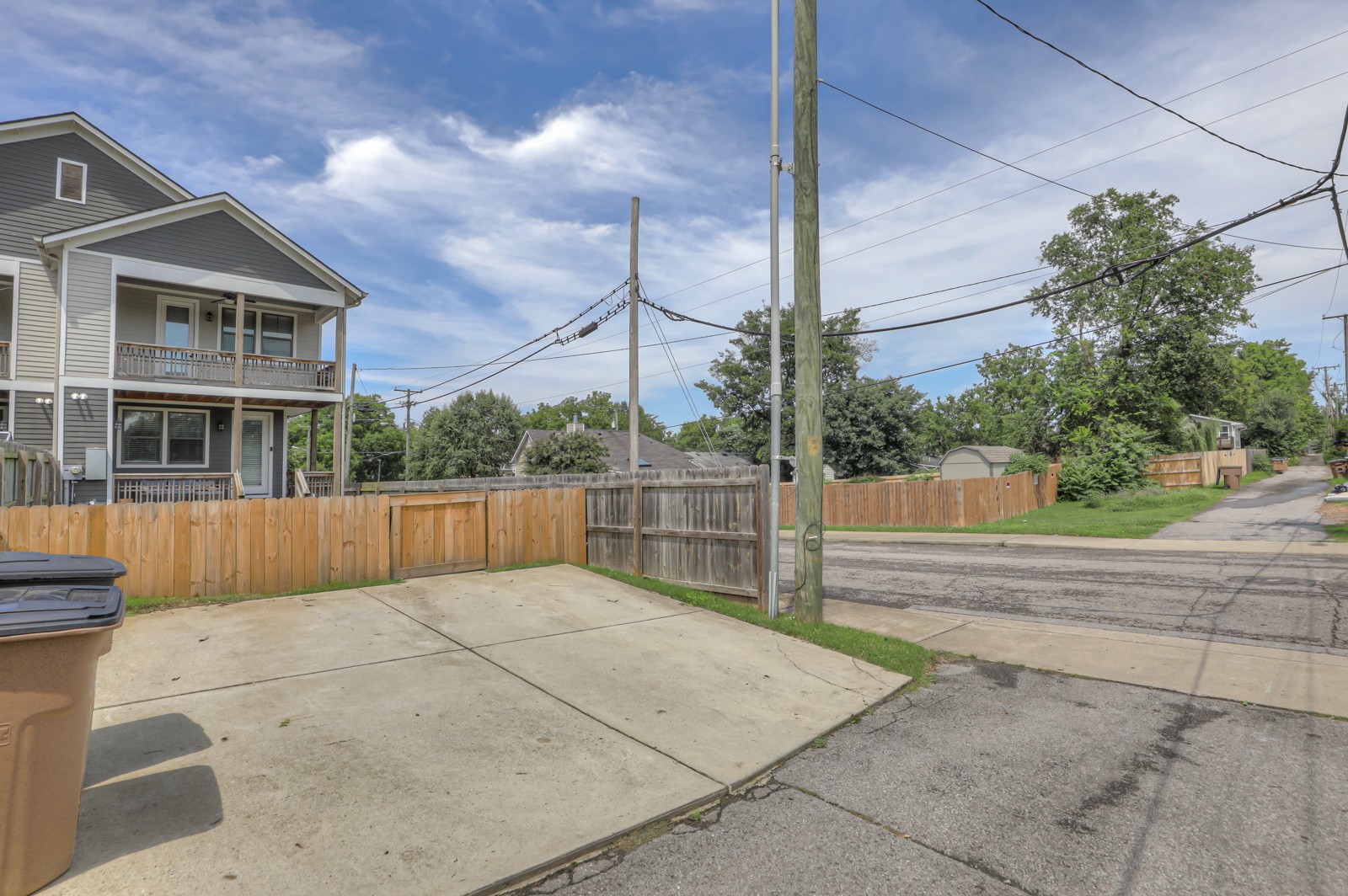 717 Stockell St