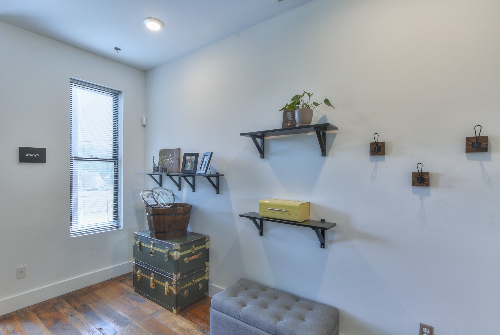 1225 4th Ave, S Unit: 211