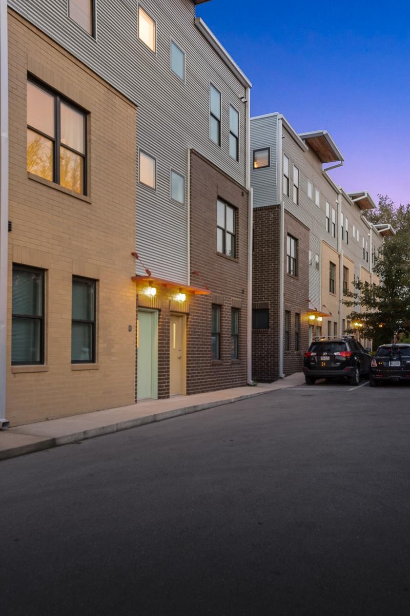 1225 4th Ave, S Unit: 211
