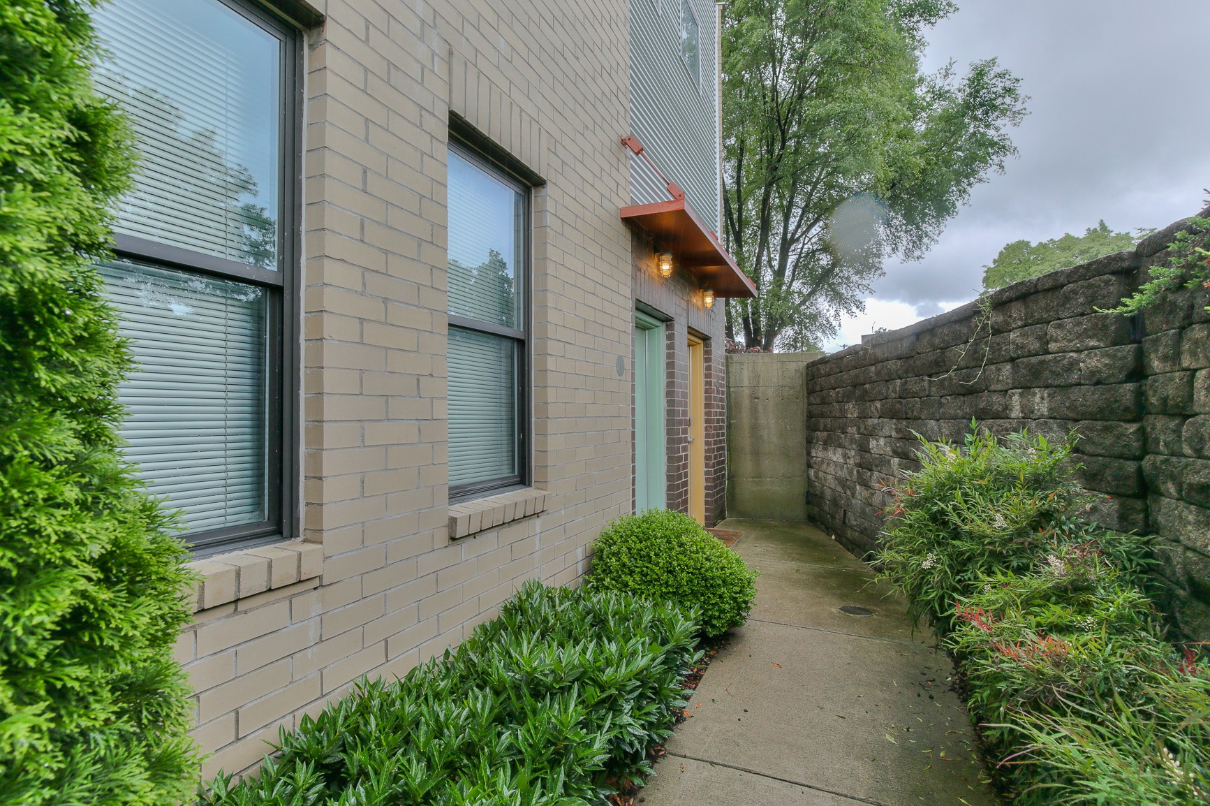 1225 4th Ave, S Unit: 211