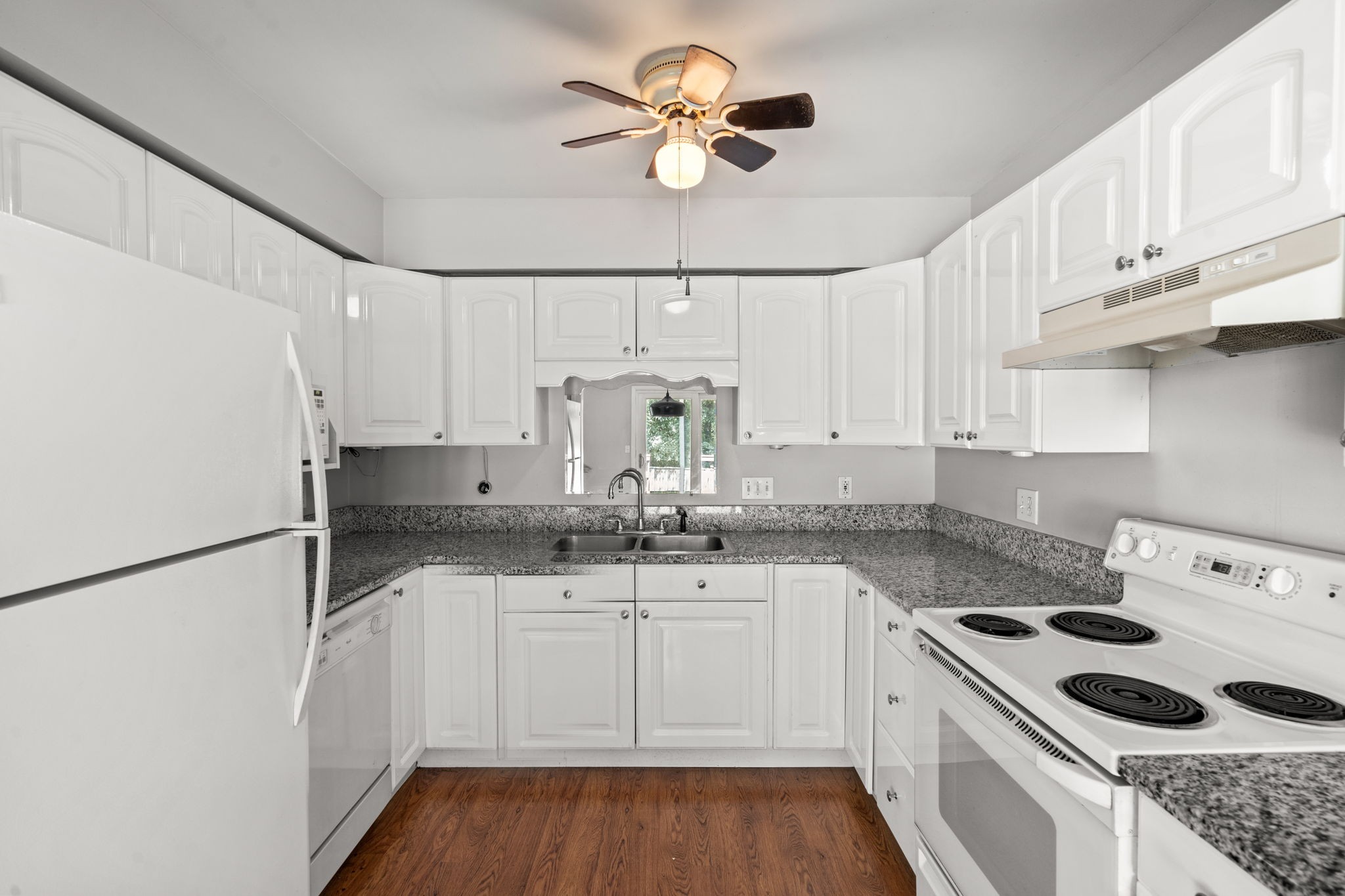560 Doral Country Dr