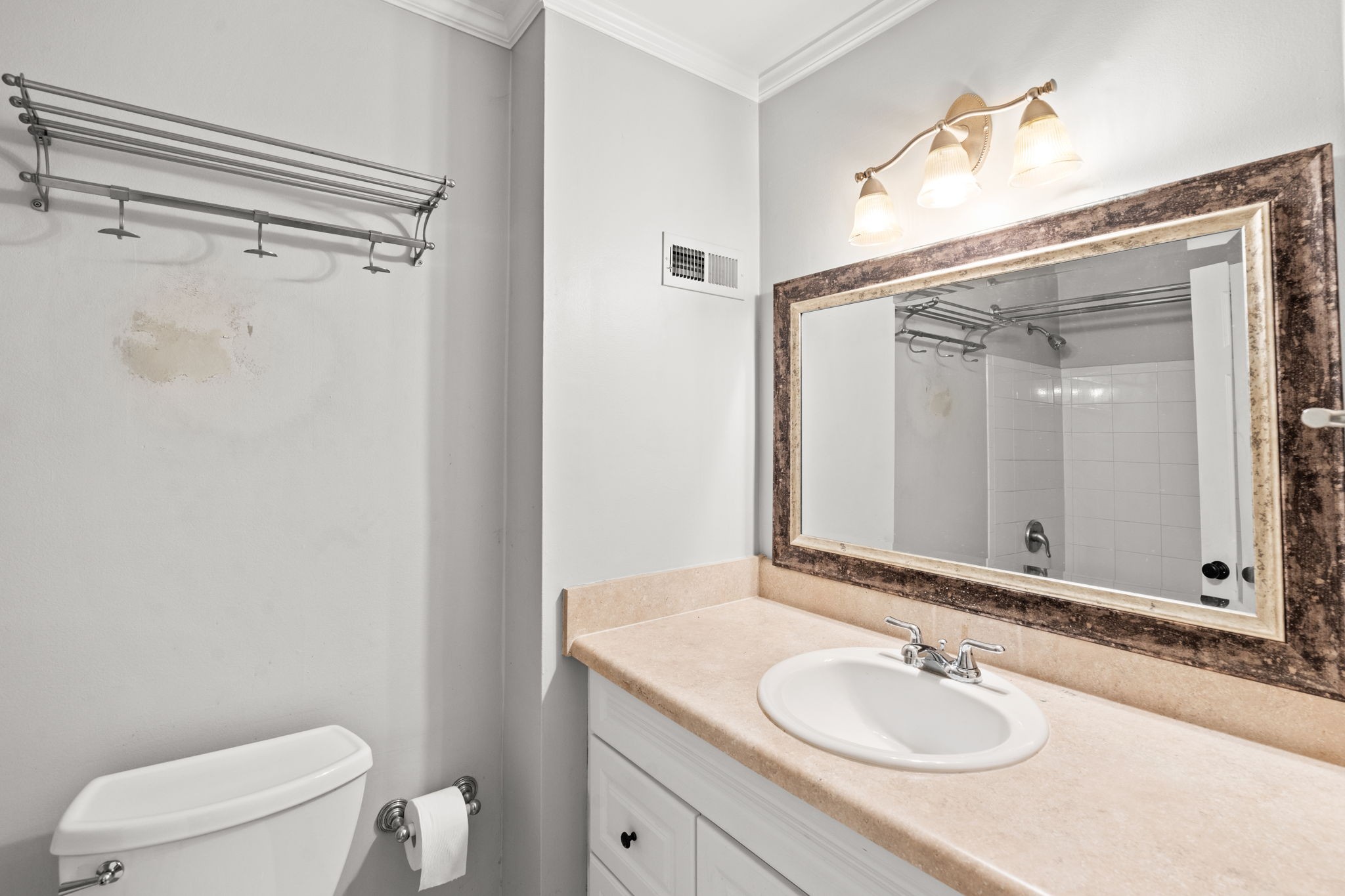 560 Doral Country Dr