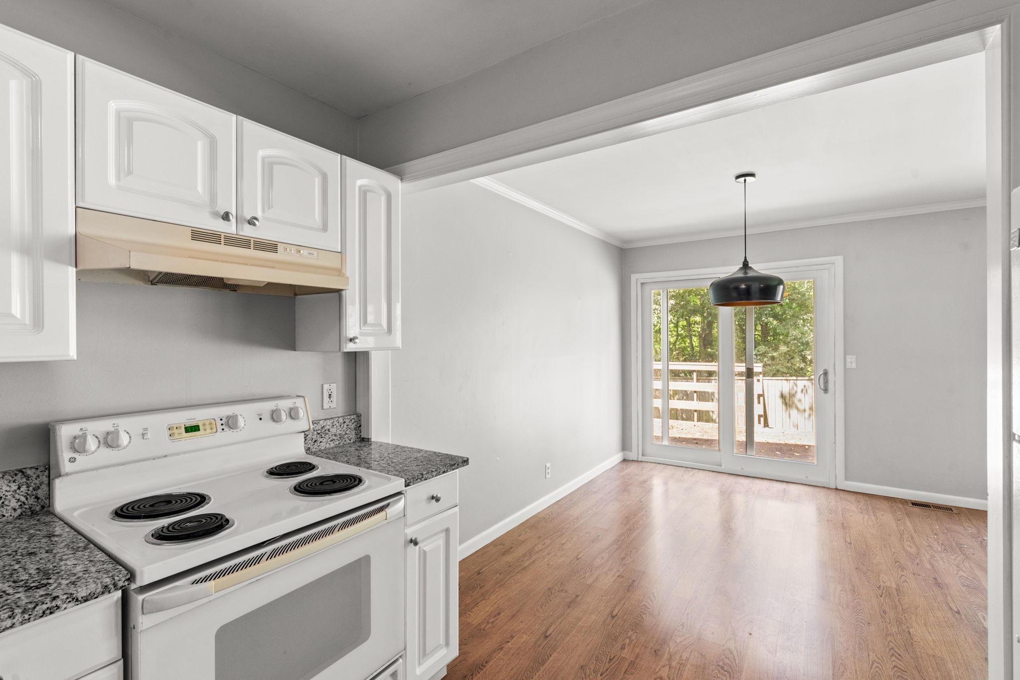 560 Doral Country Dr