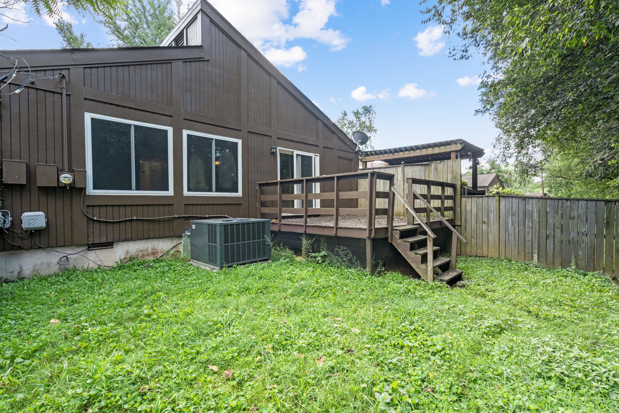560 Doral Country Dr