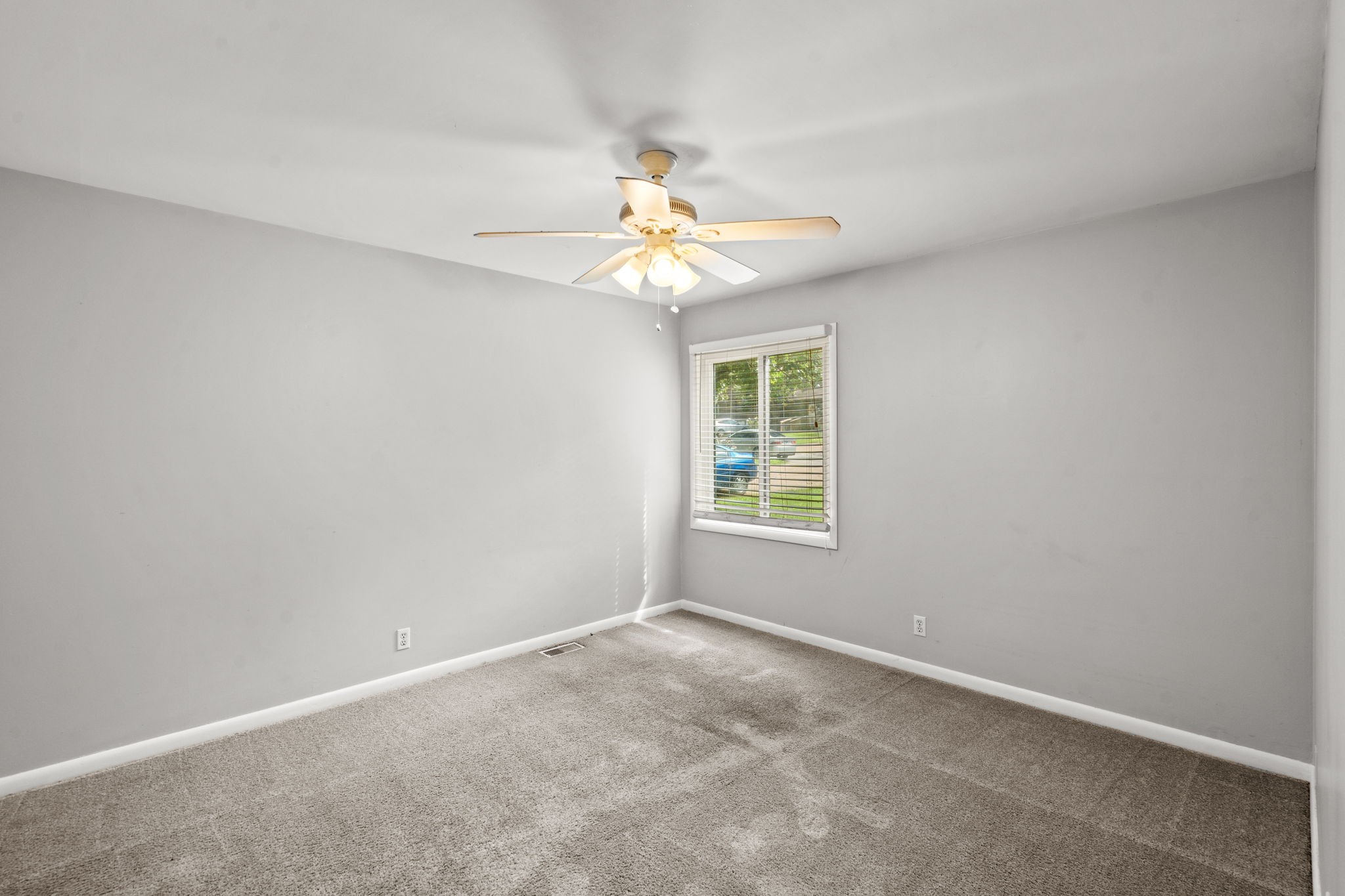 560 Doral Country Dr