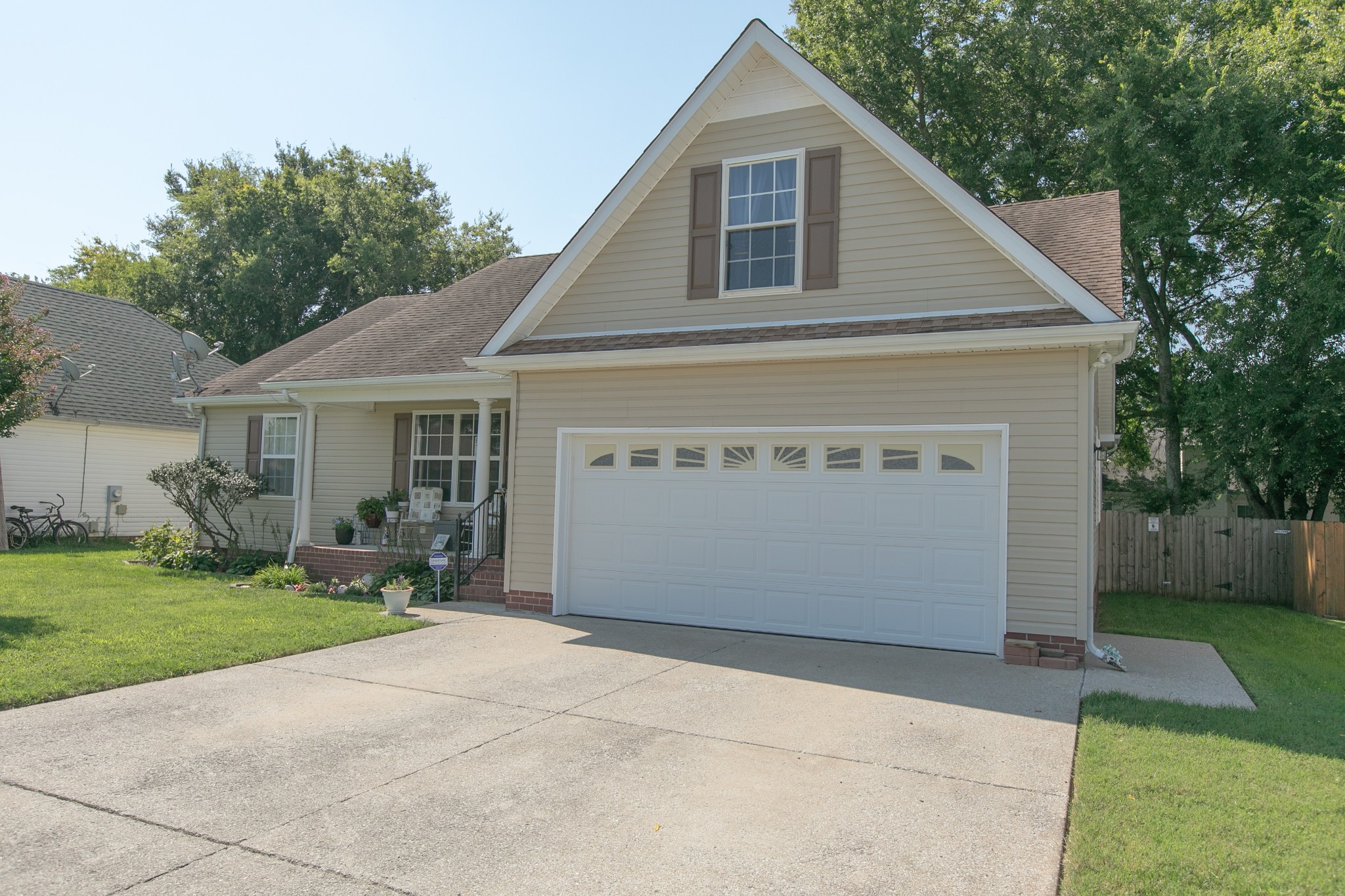 2825 Waywood Dr