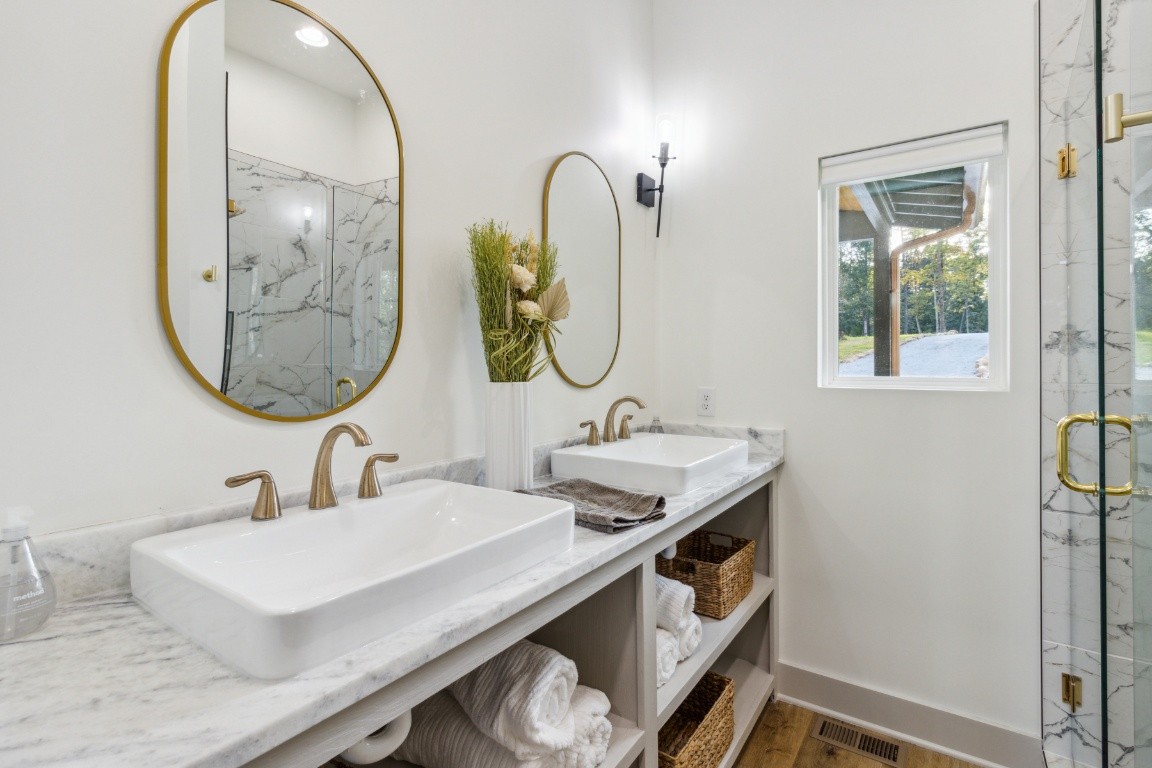 197 Hemlock Cove
