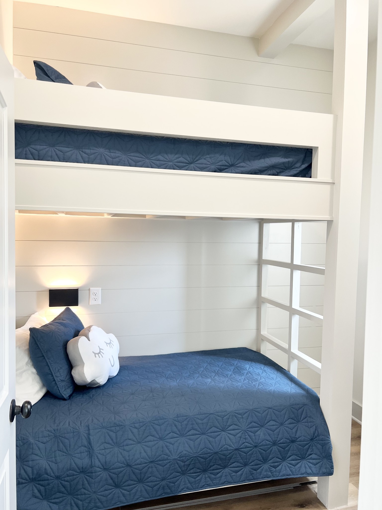 197 Hemlock Cove