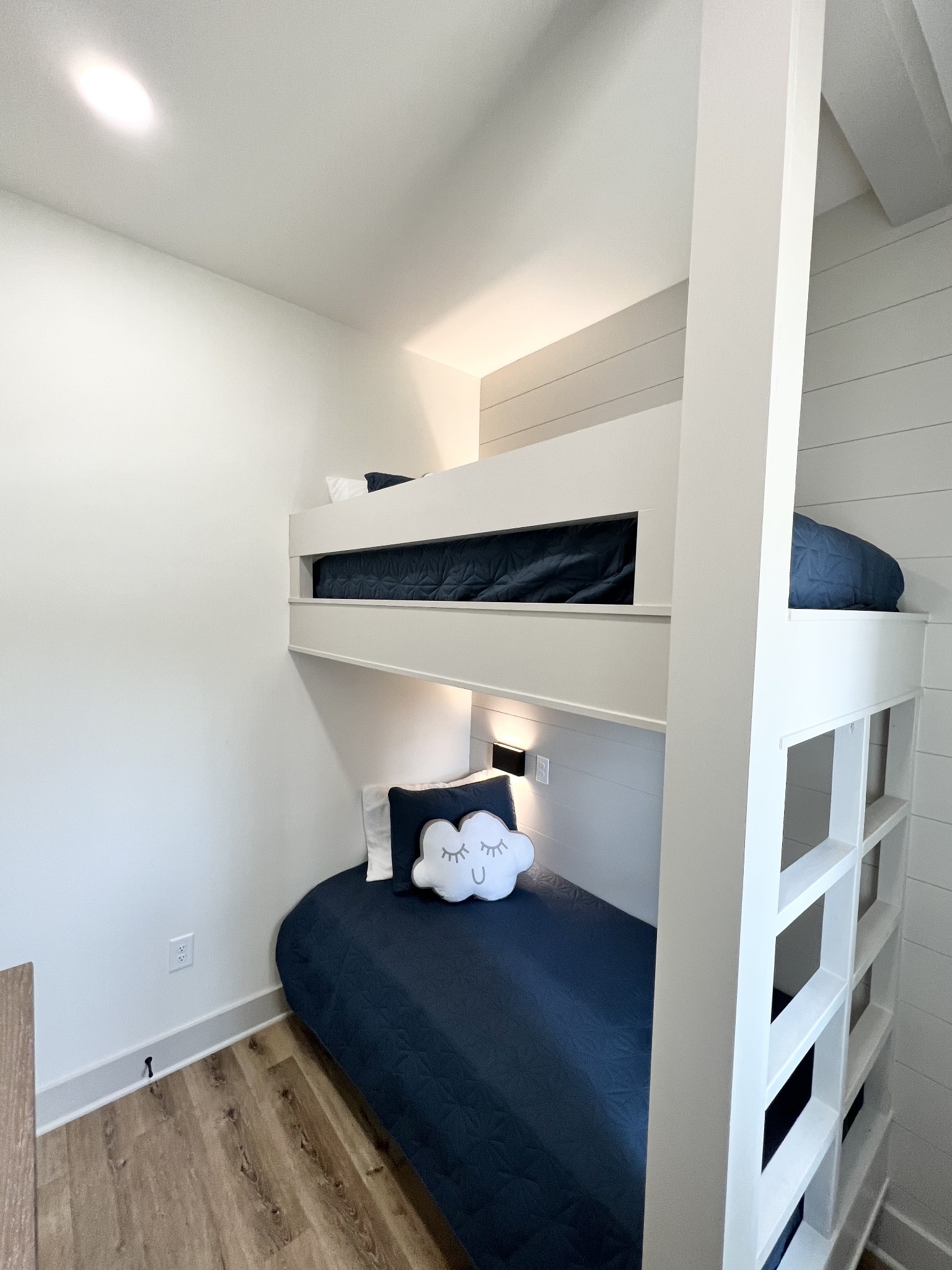 197 Hemlock Cove