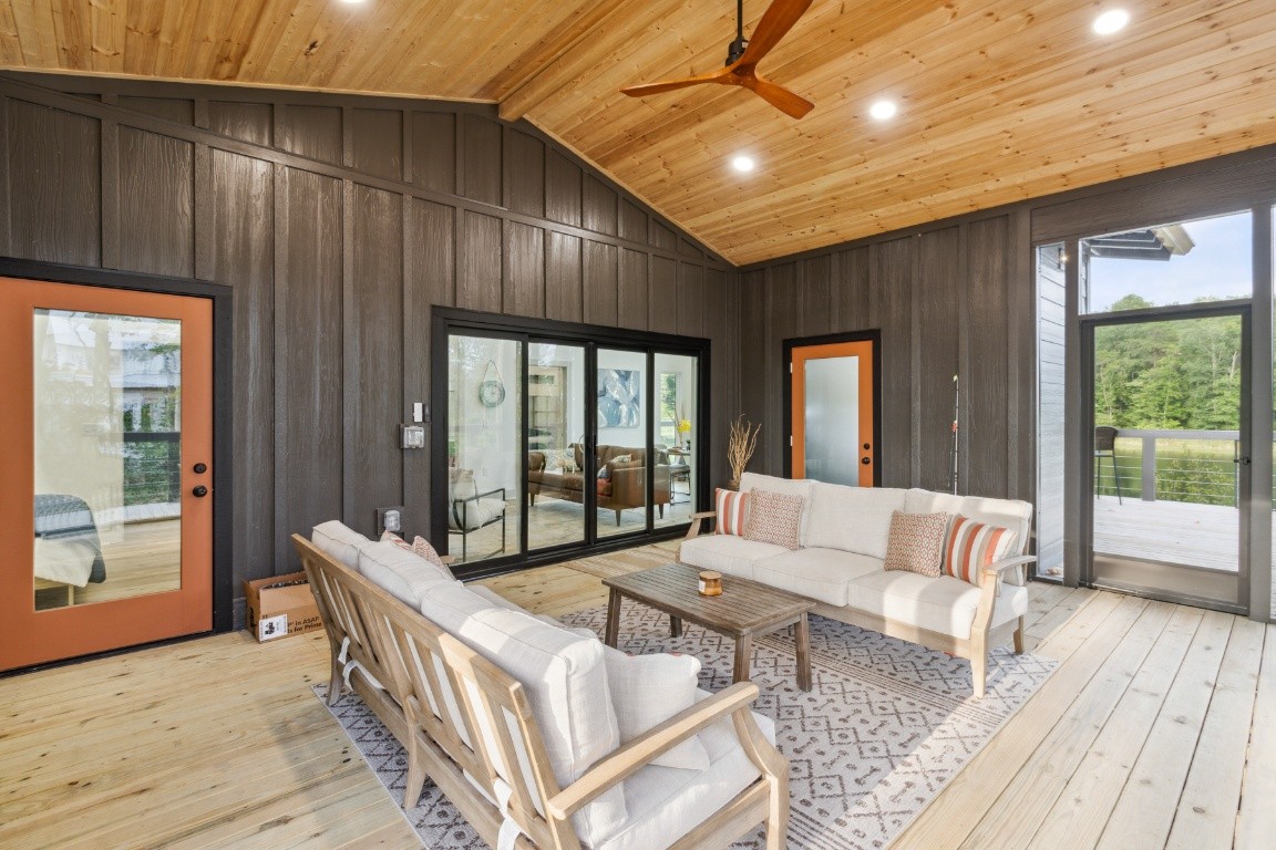 197 Hemlock Cove